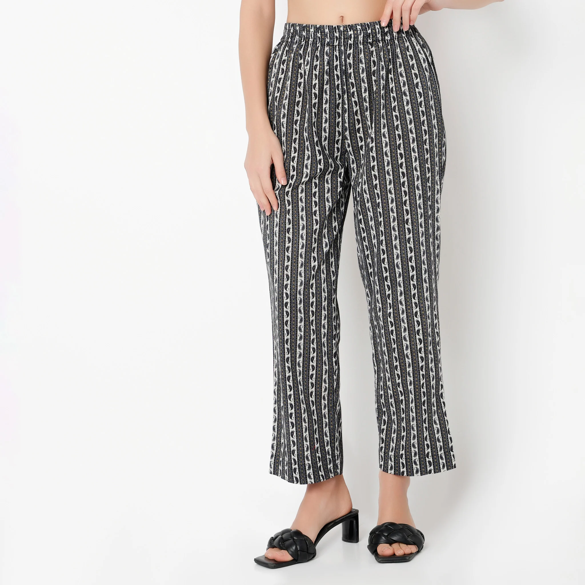 Ankle Length Straight Fit Printed Pants - Image 2