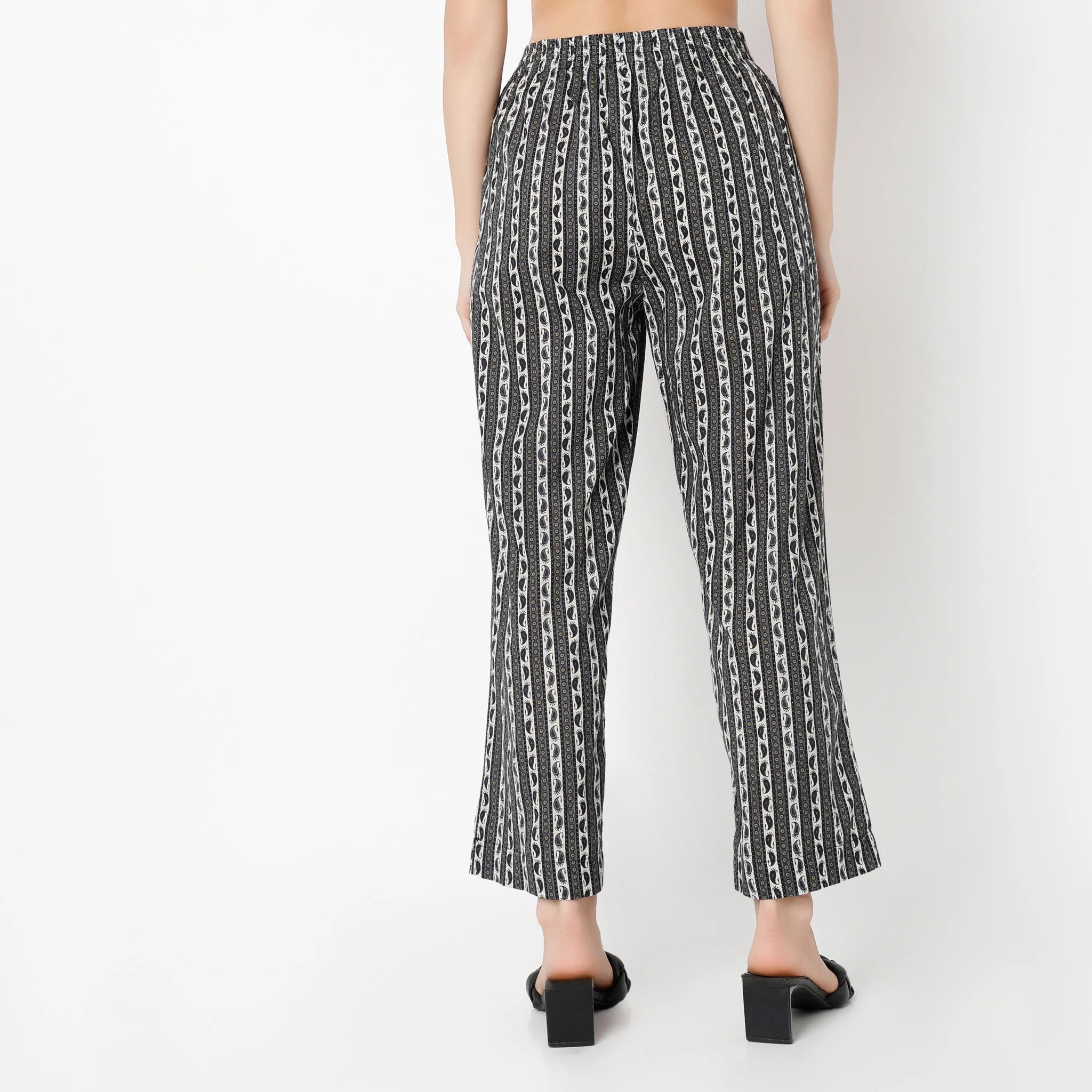 Ankle Length Straight Fit Printed Pants - Image 3