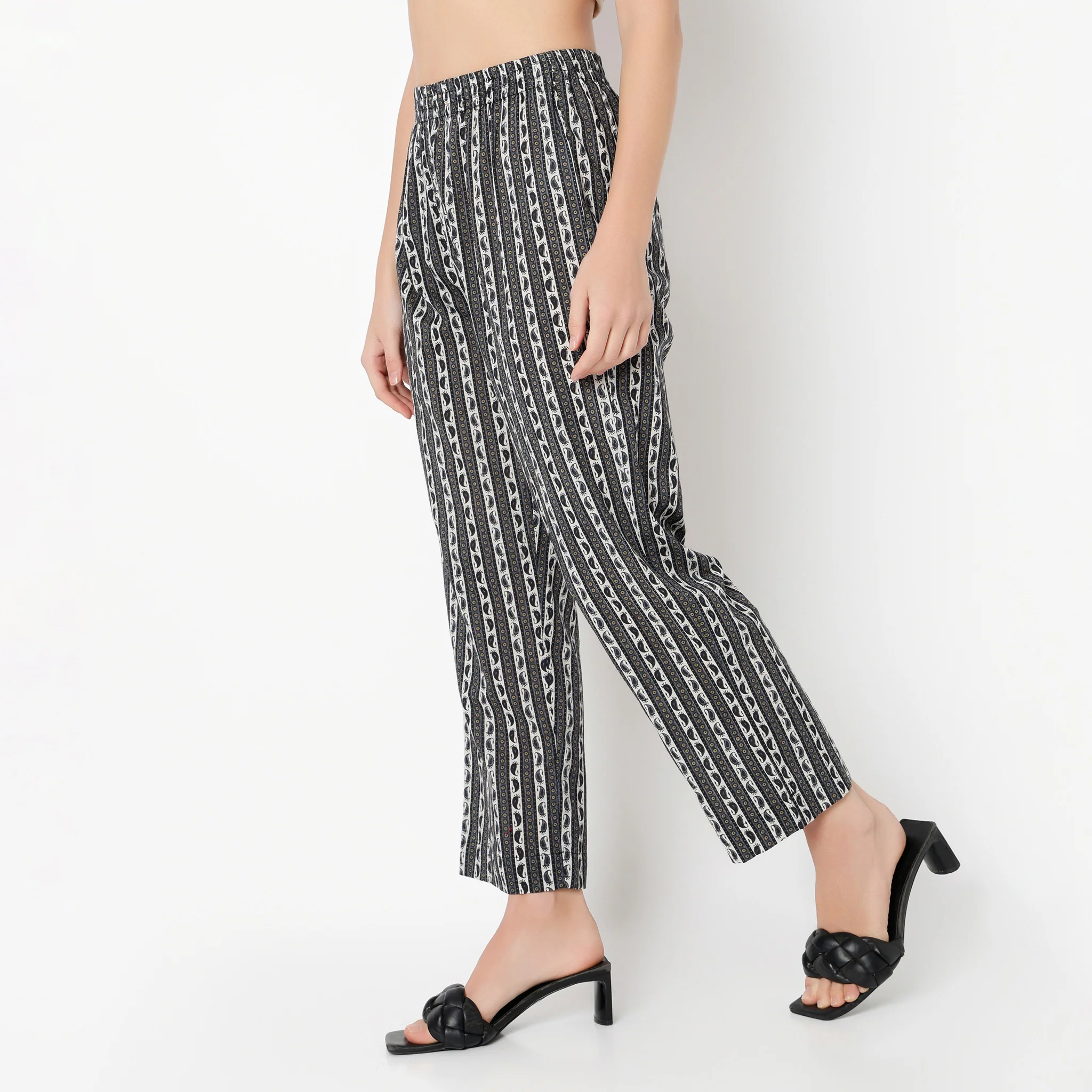 Ankle Length Straight Fit Printed Pants - Image 5