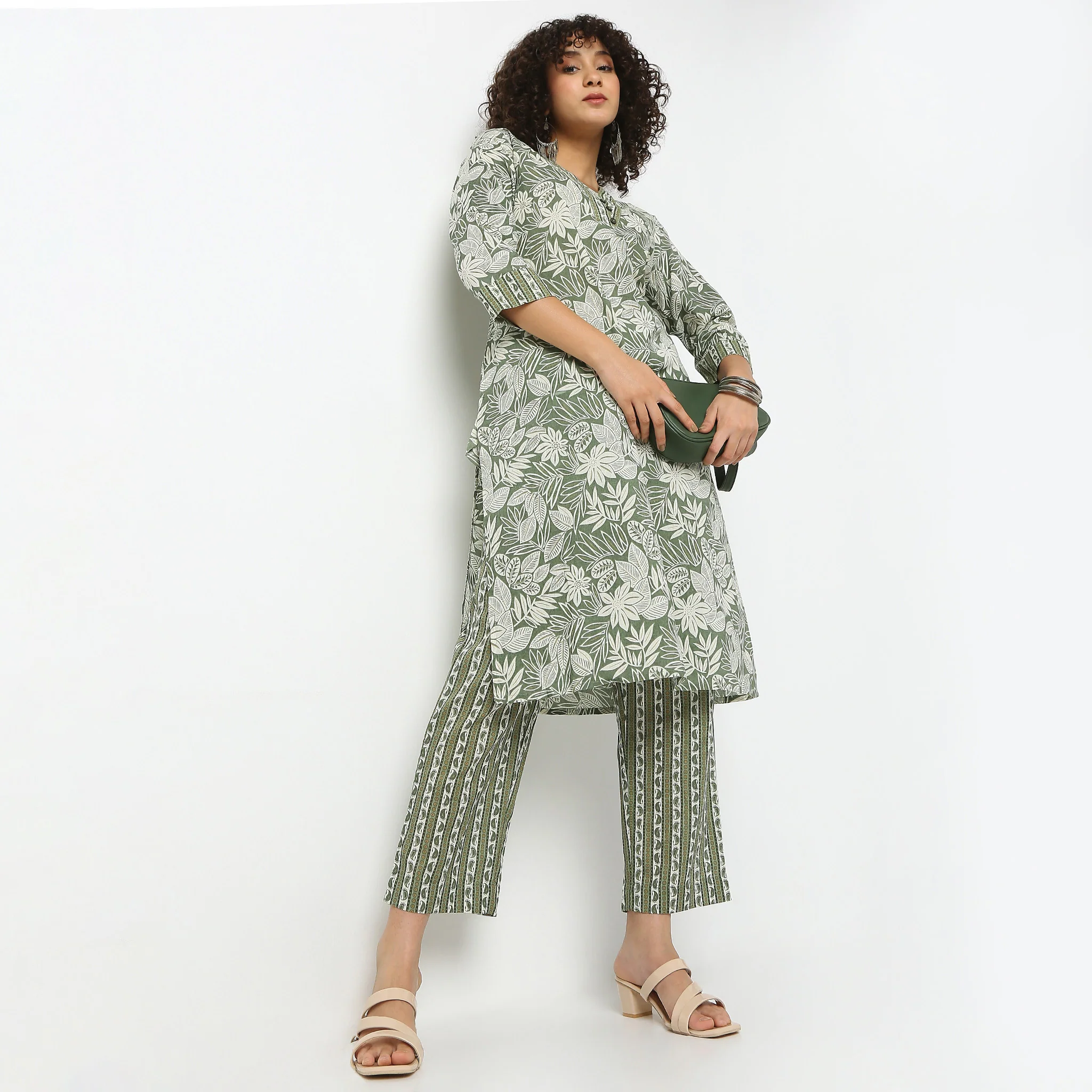 Ankle Length Straight Fit Printed Pants - Image 6