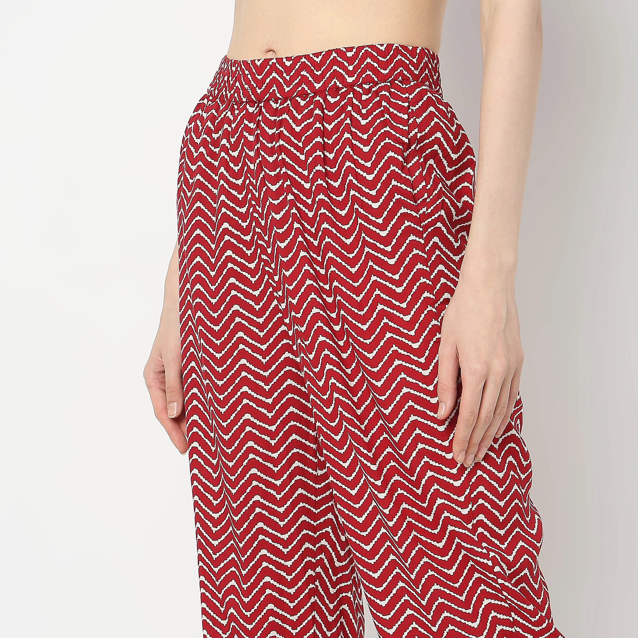 Straight Fit Printed Ankle Length Pants - Image 4