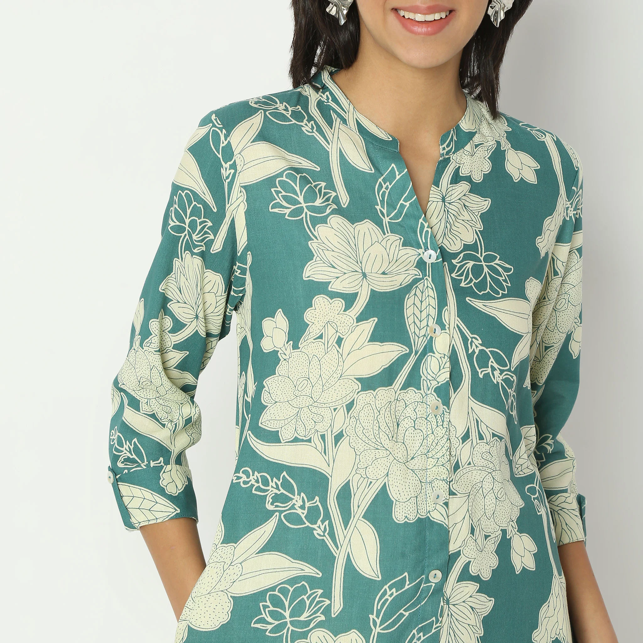 Straight Fit Printed Calf Length Band Collar Kurta - Image 4
