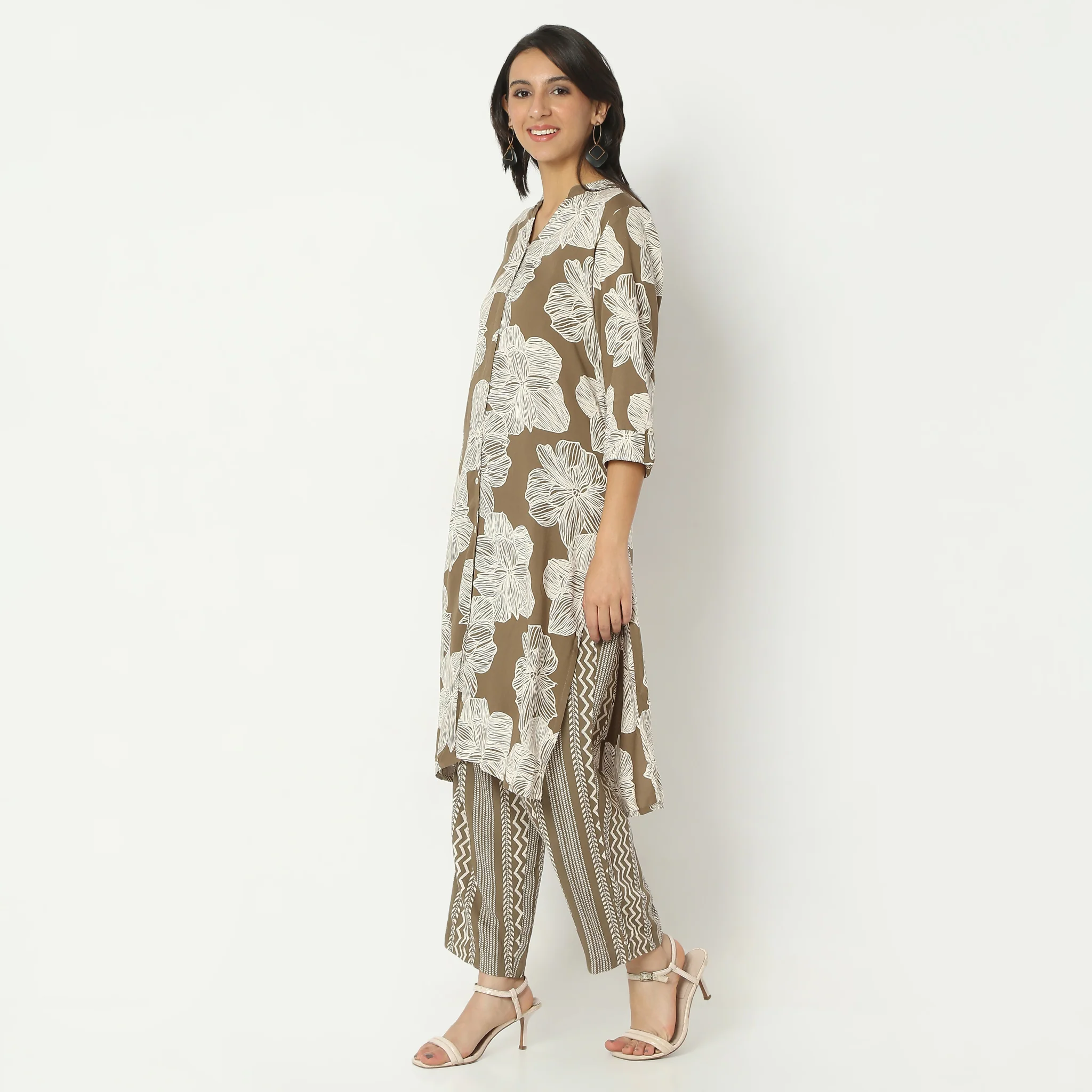 Straight Fit Printed Calf Length Band Collar Kurta - Image 10