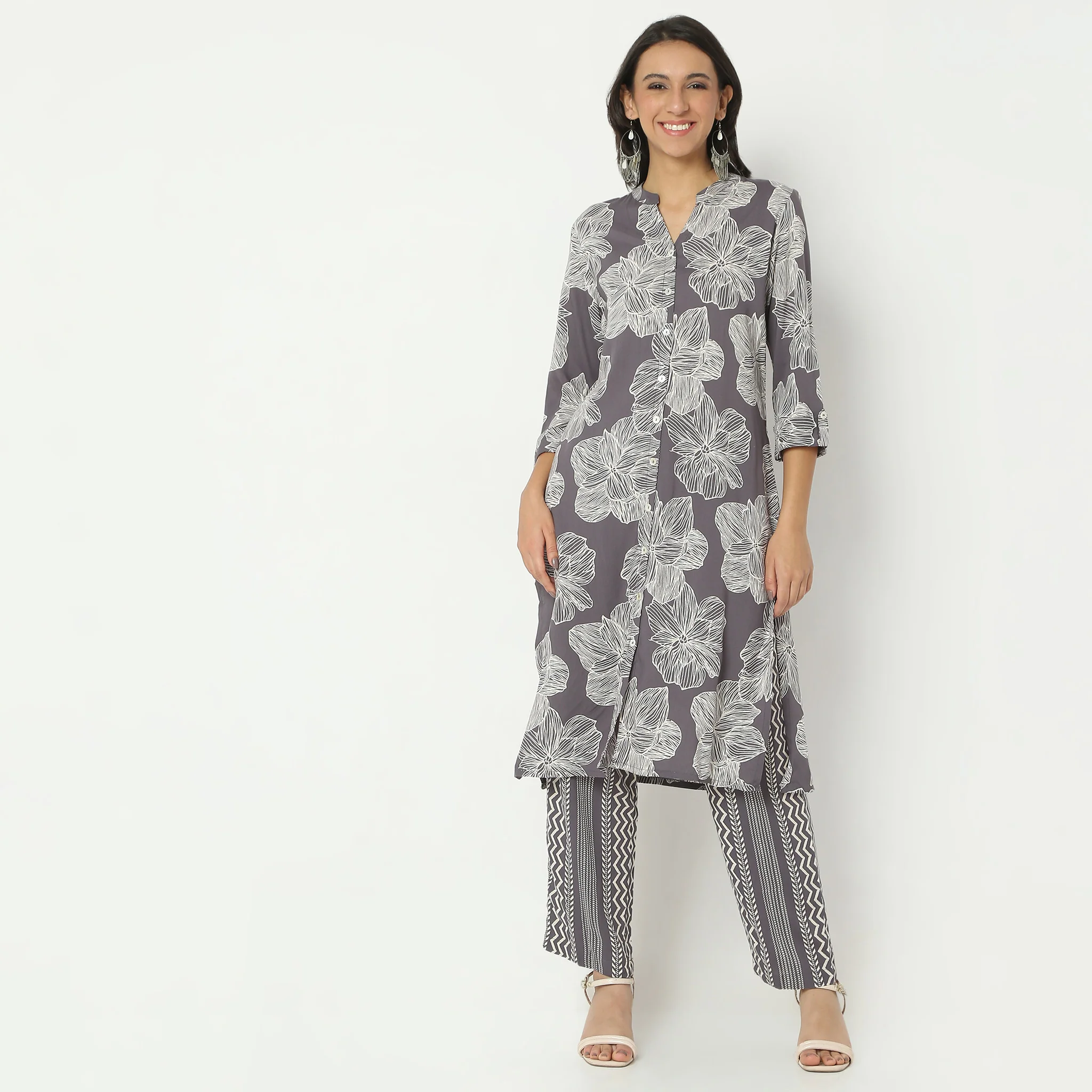 Straight Fit Printed Calf Length Band Collar Kurta - Image 2