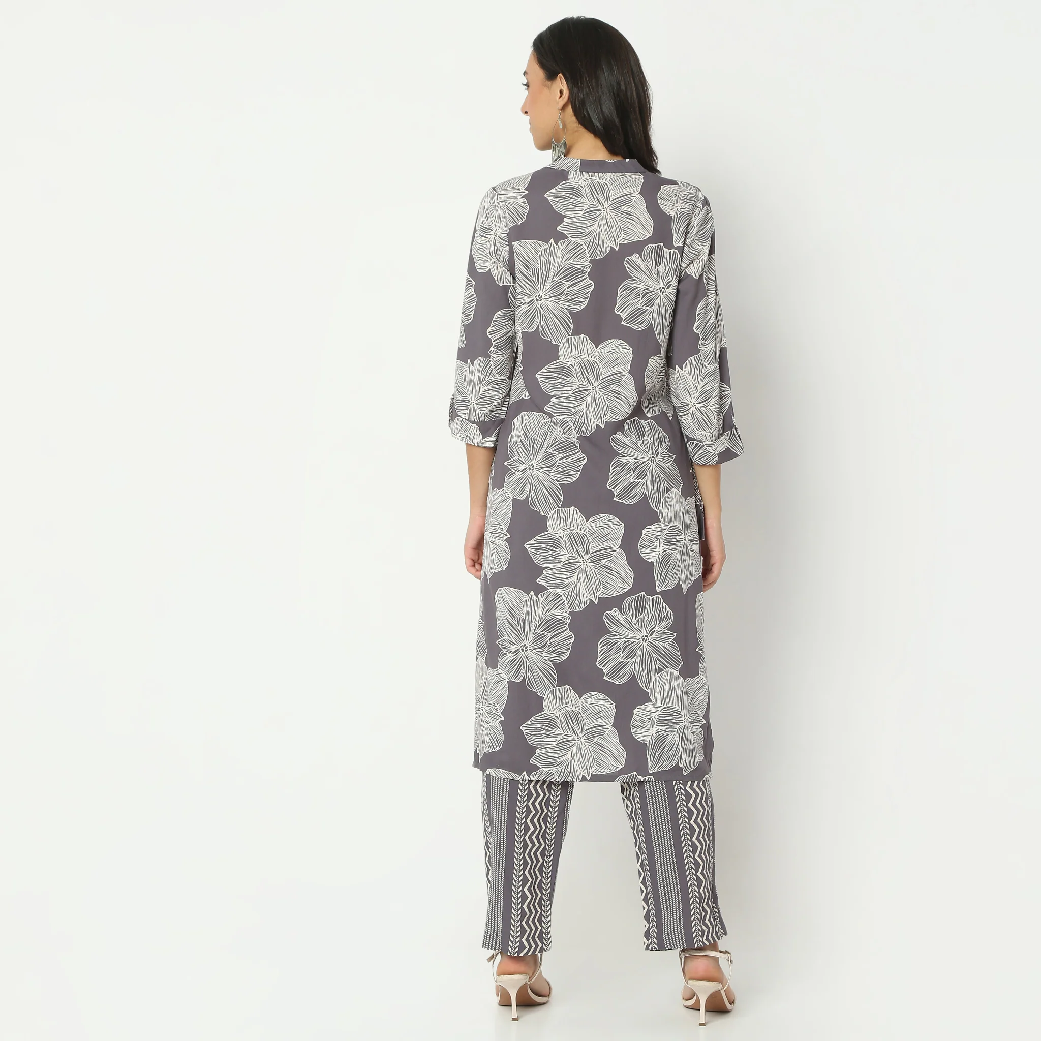 Straight Fit Printed Calf Length Band Collar Kurta - Image 3