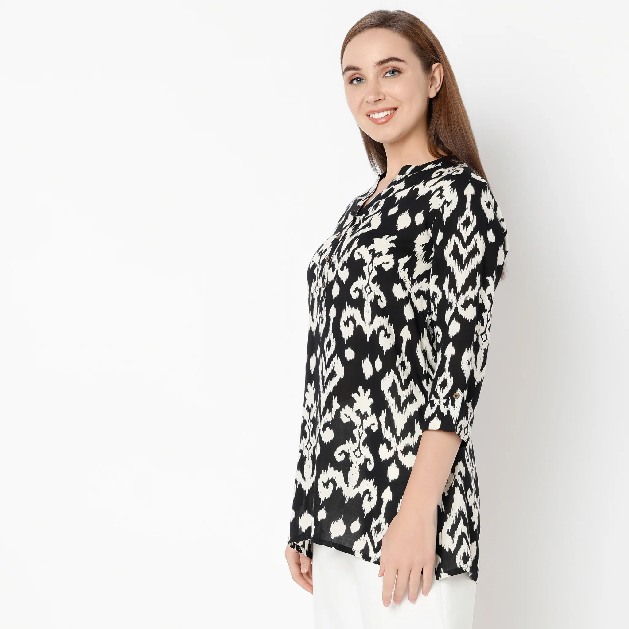 Band Neck Three-Fourth Sleeve Straight Fit Printed Short Kurta - Image 5