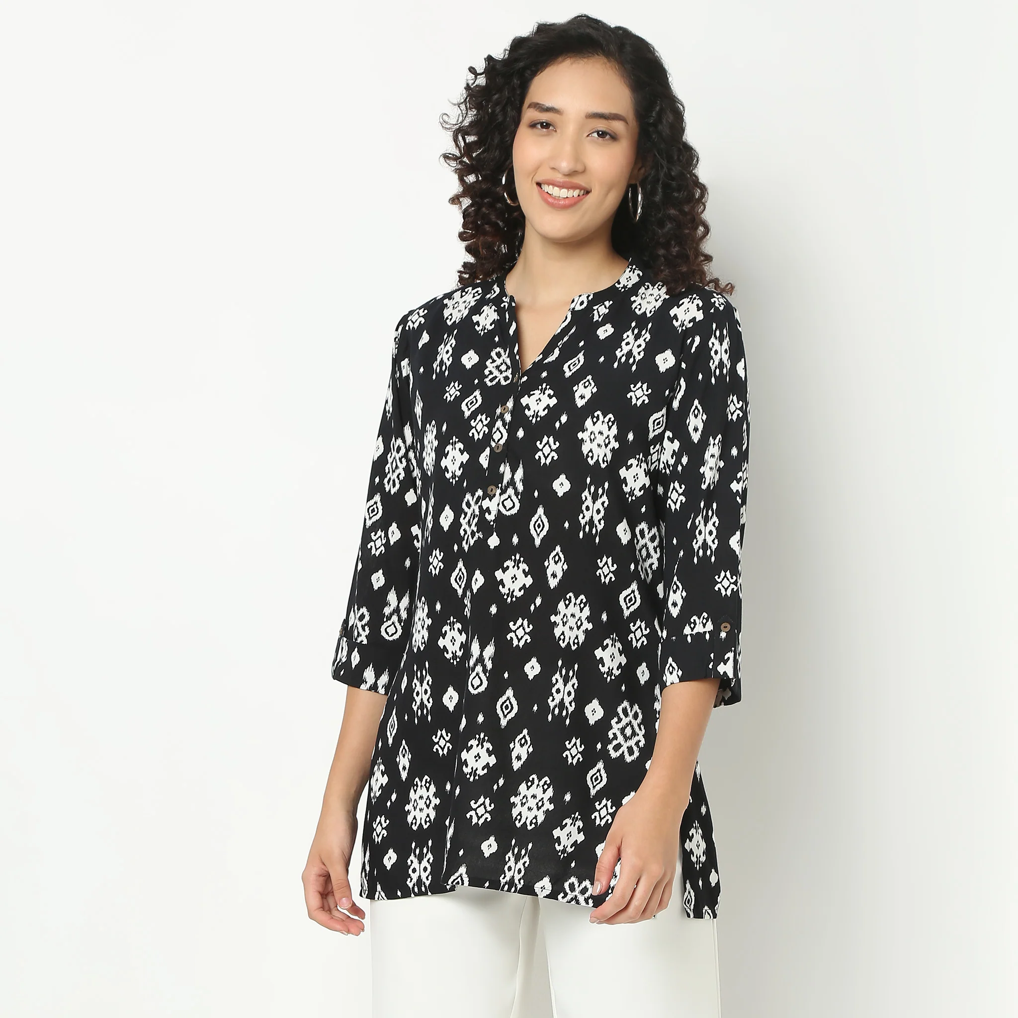 Straight Fit Printed Band Collar Short Kurta - Image 2