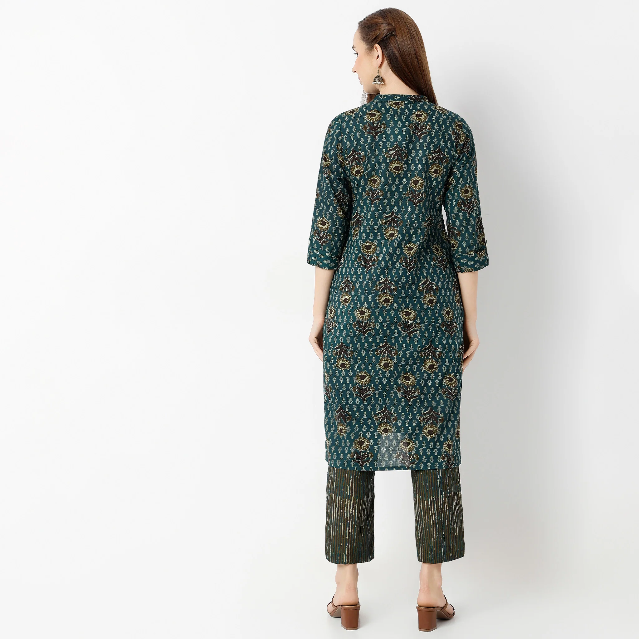 Straight Fit Band Neck Calf Length Printed Kurta - Image 3