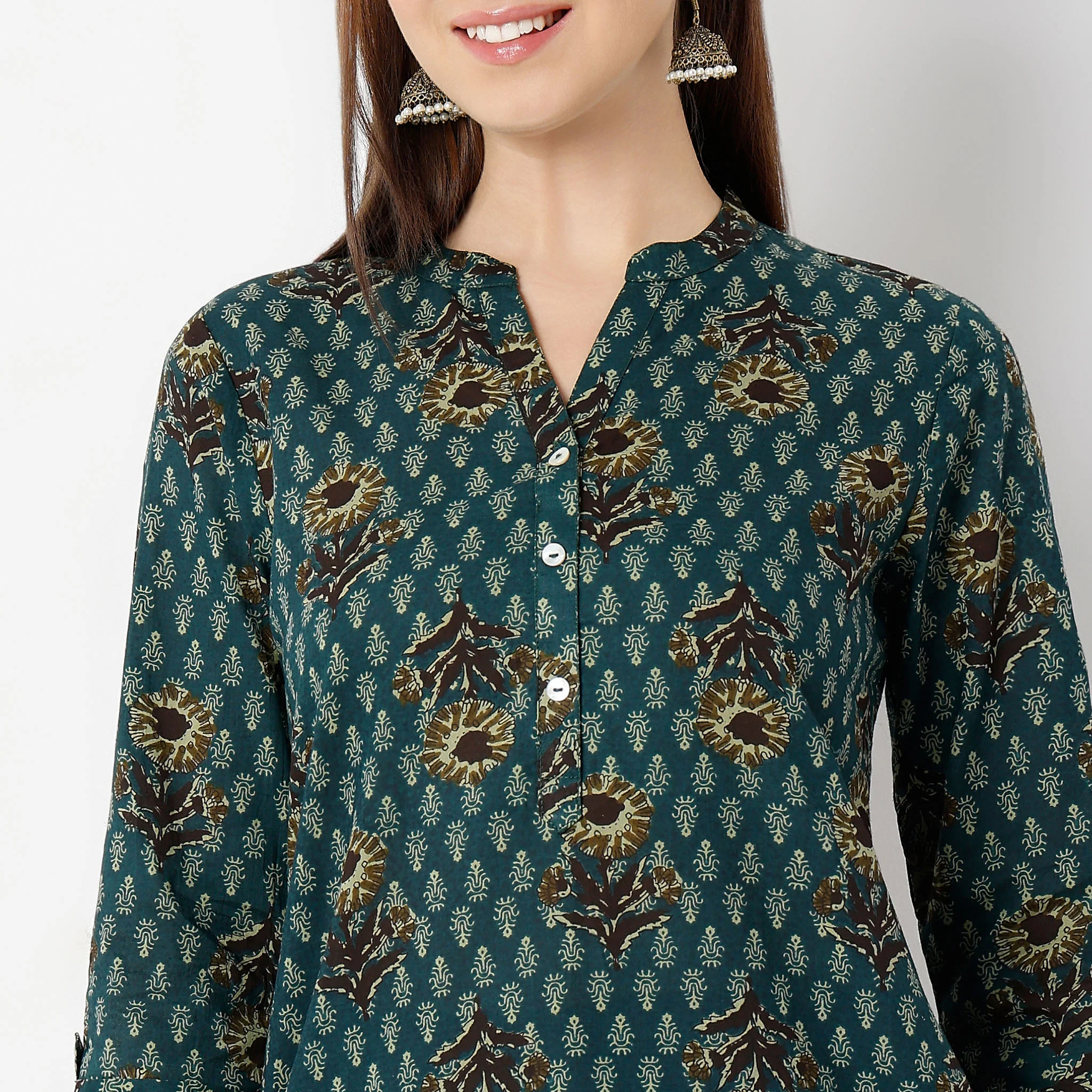 Straight Fit Band Neck Calf Length Printed Kurta - Image 4