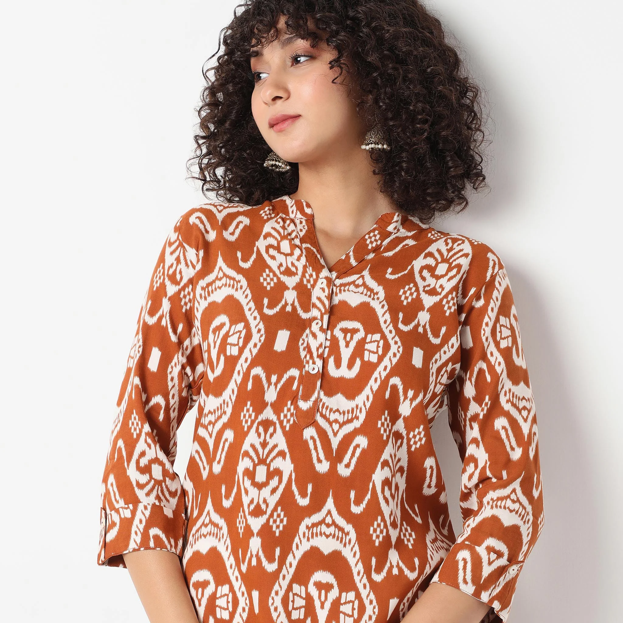 Band Neck Three-Fourth Sleeve Straight Fit Printed Short Kurti - Image 4