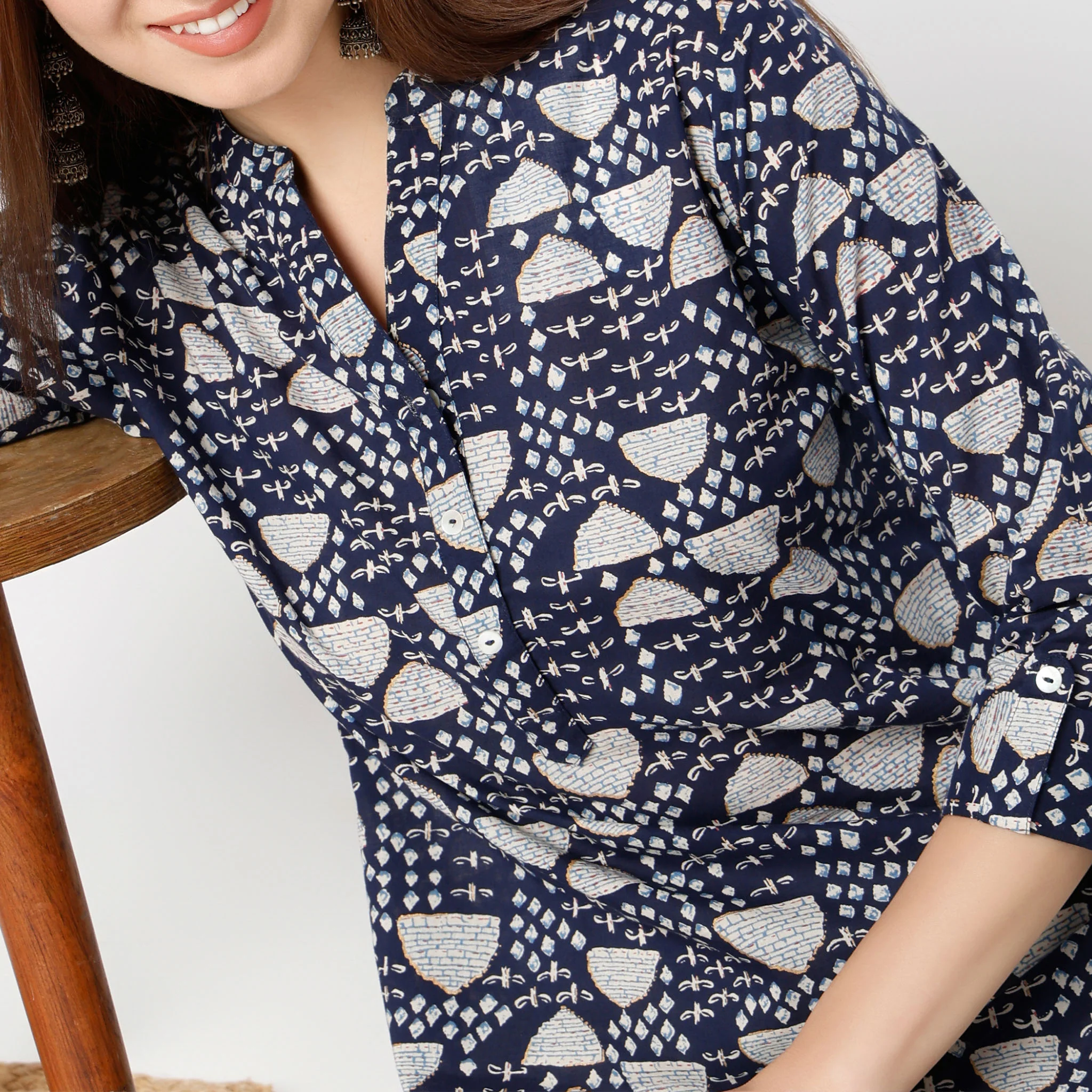 Band Neck Three-Fourth Sleeve Straight Fit Printed Short Kurti - Image 4