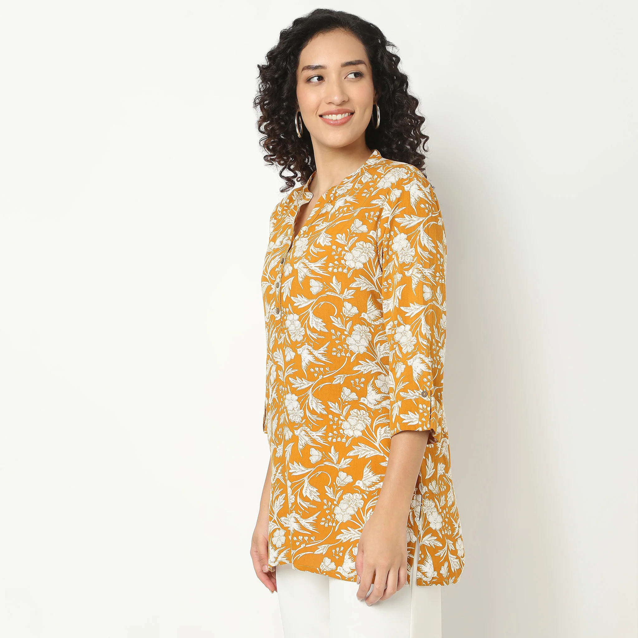 Straight Fit Printed Band Neck Short Kurta - Image 4