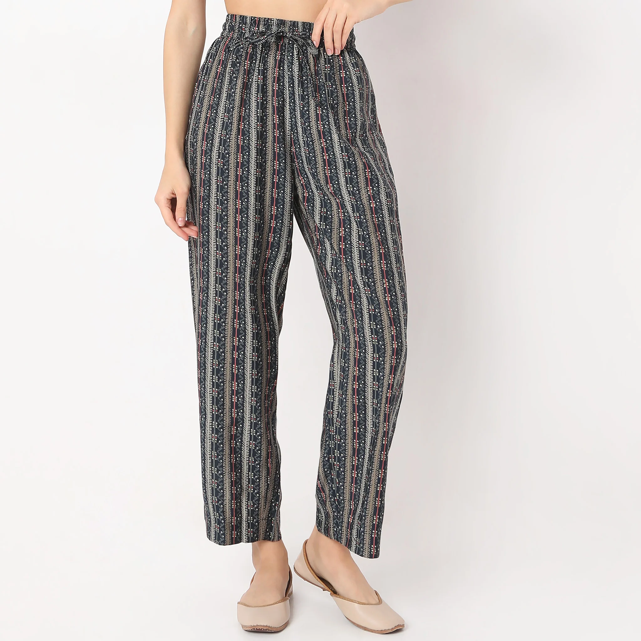 Straight Fit Printed Below Knee Length Band Neck Kurta With Pant Set - Image 6