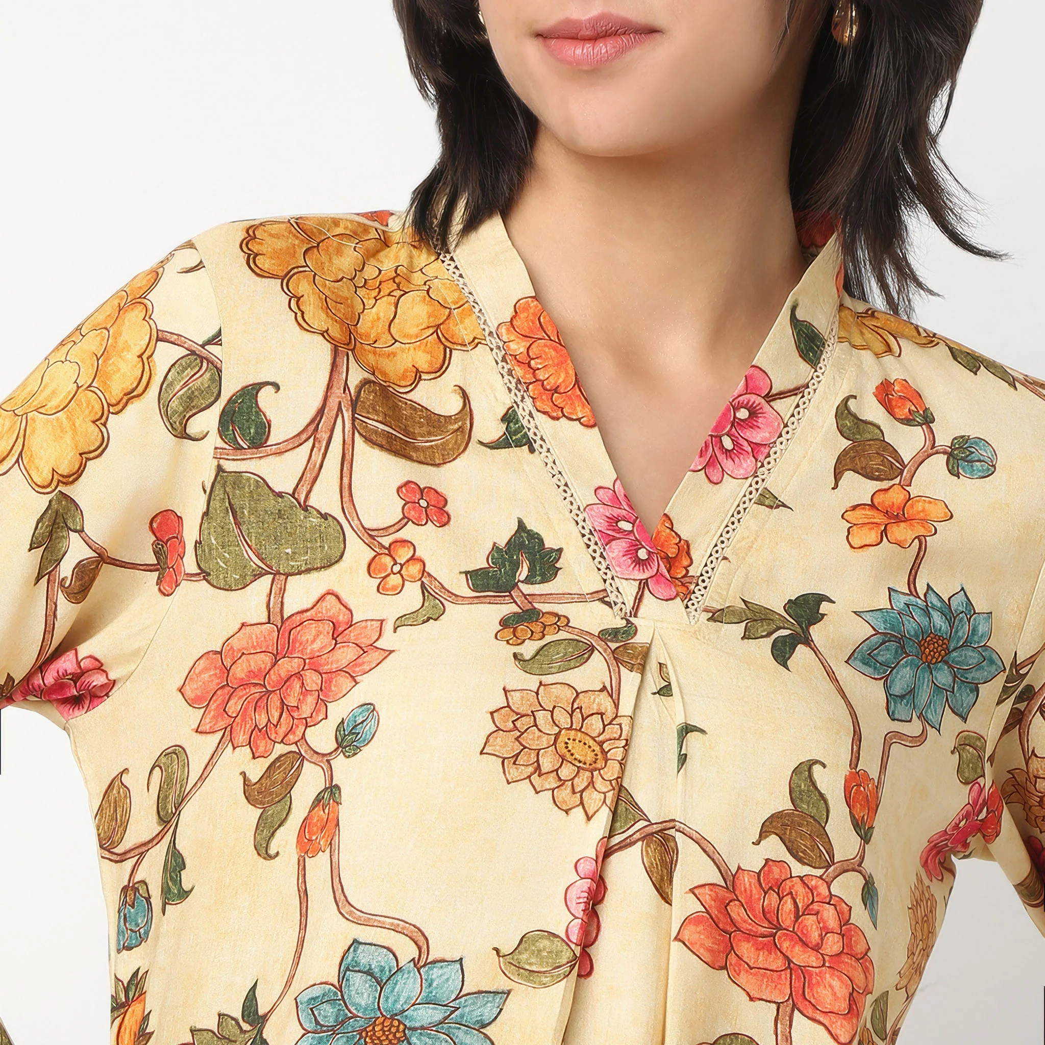 Straight Fit Printed Below Knee V-Neck Kurta With Pant Set - Image 4