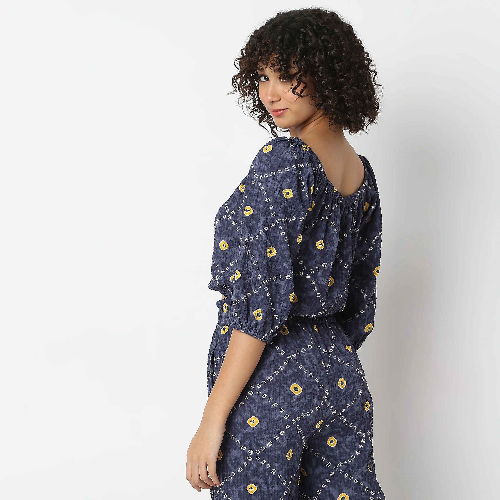 Straight Fit Bandhani Printed Crop Top - Image 3