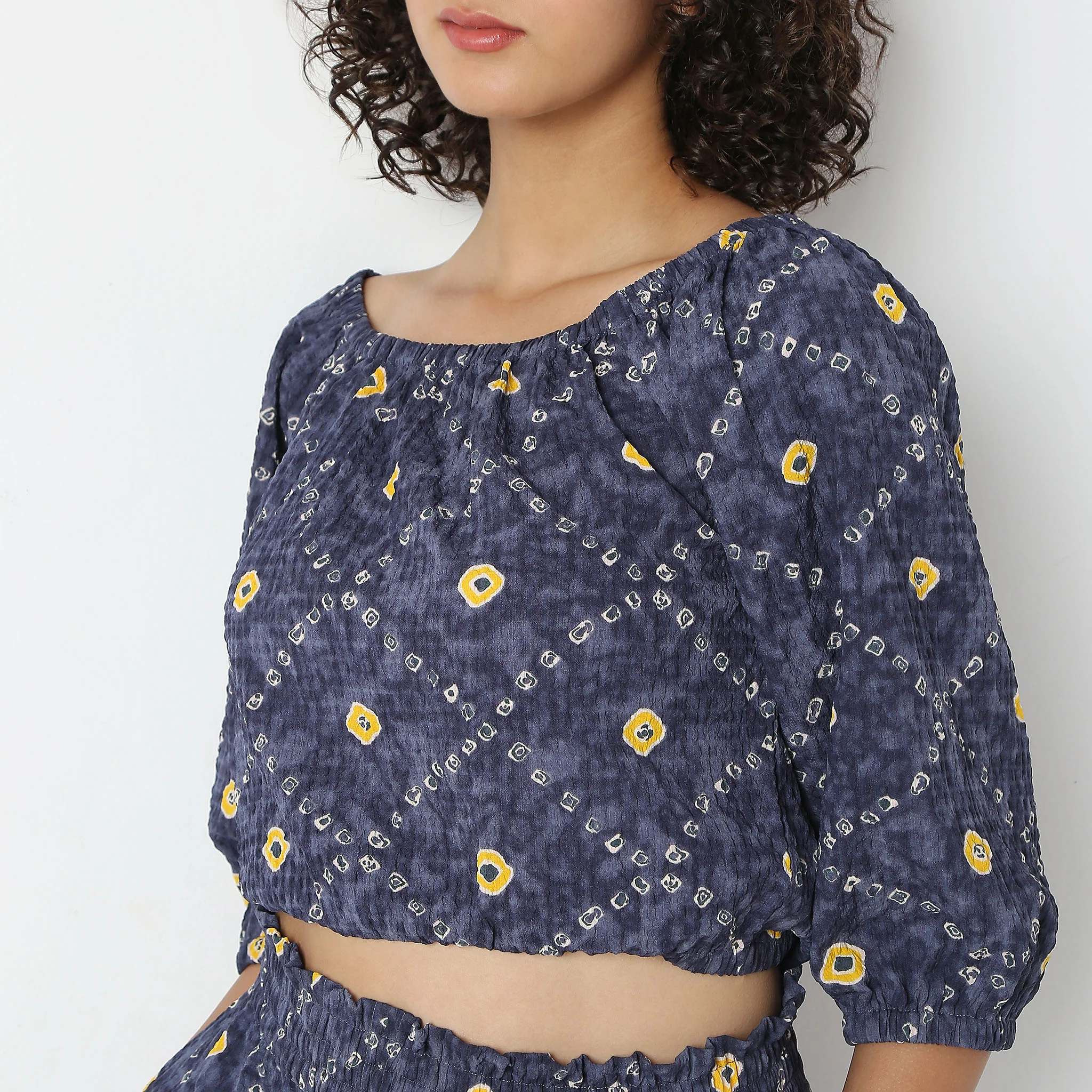 Straight Fit Bandhani Printed Crop Top - Image 4