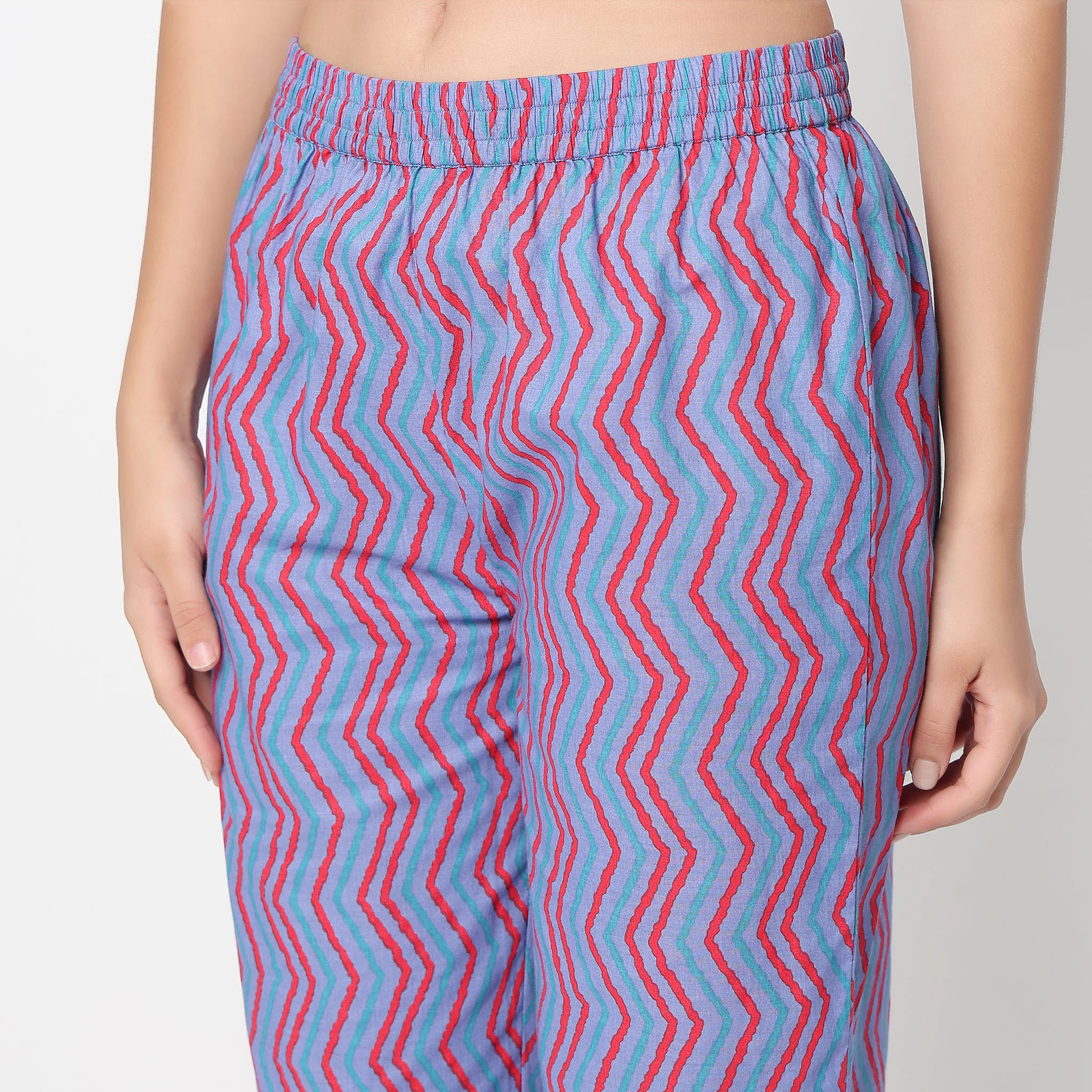Straight Fit Printed Essential Pants - Image 5