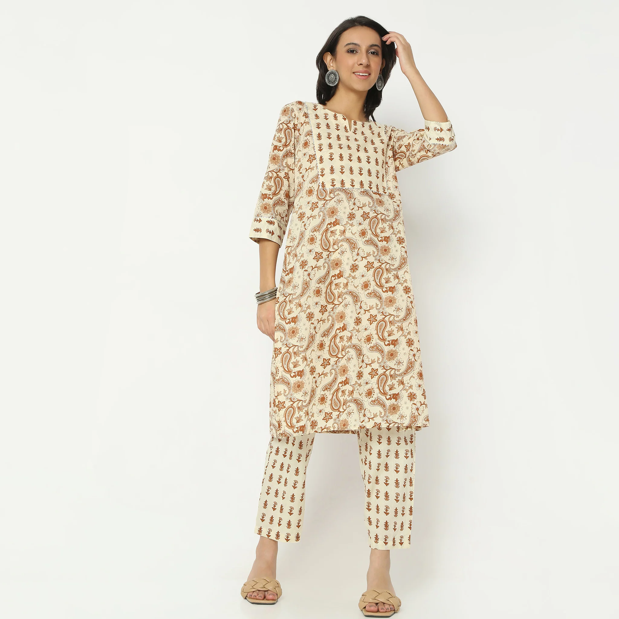 Straight Fit Printed Full Length Mid Rise Pants - Image 6