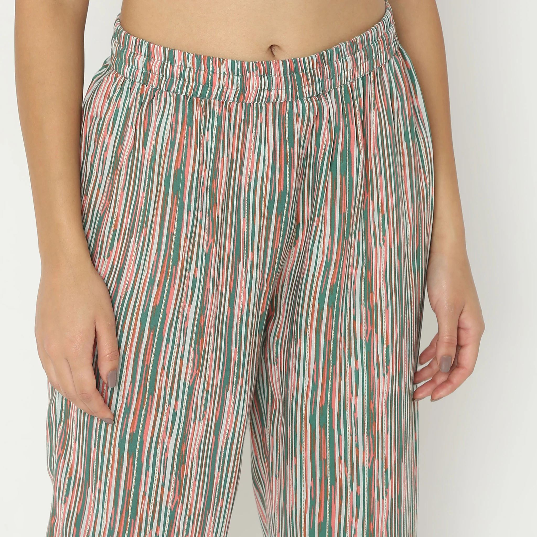 Straight Fit Printed Full Length Mid Rise Pants - Image 4