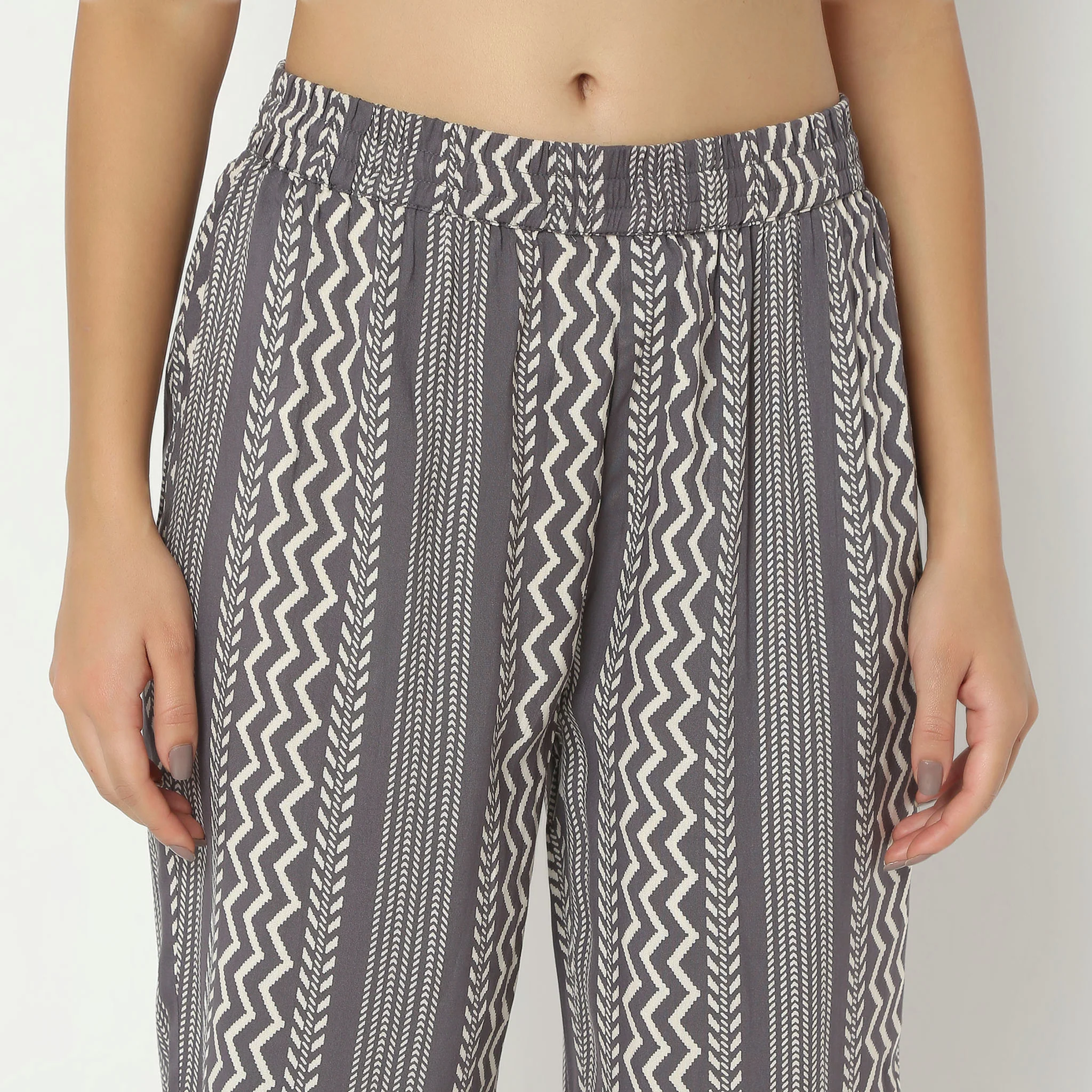 Straight Fit Printed Full Length Mid Rise Pants - Image 4