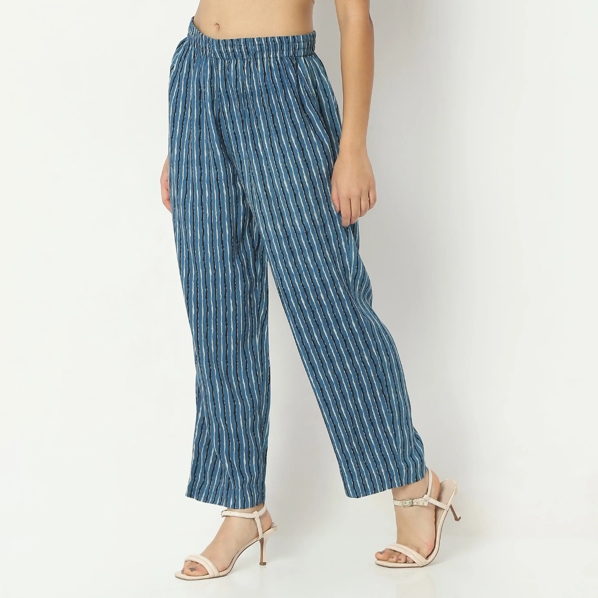 Straight Fit Printed Full Length Mid Rise Pants - Image 5
