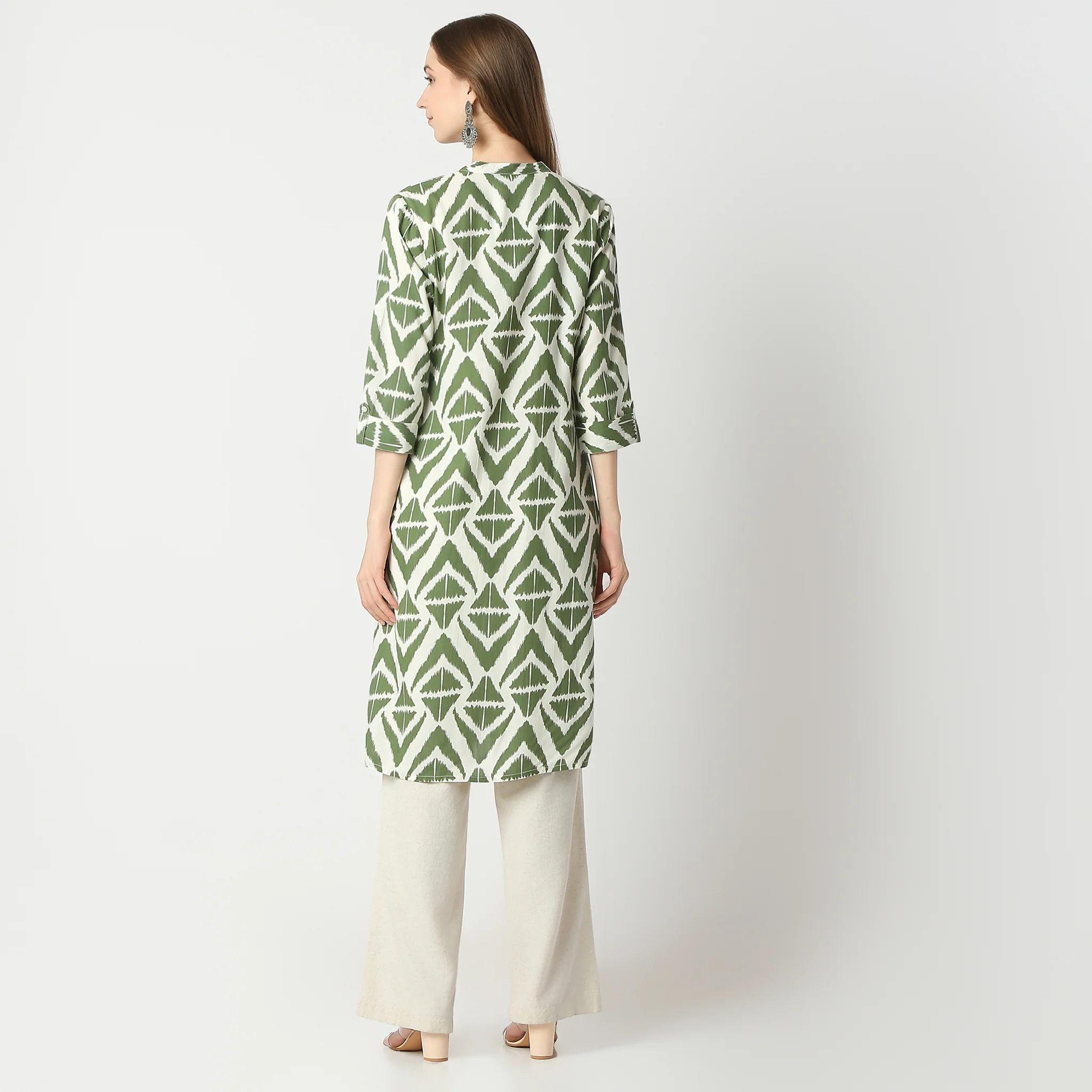 Straight Fit Printed Knee Length Band Collar Half Placket Kurta - Image 3