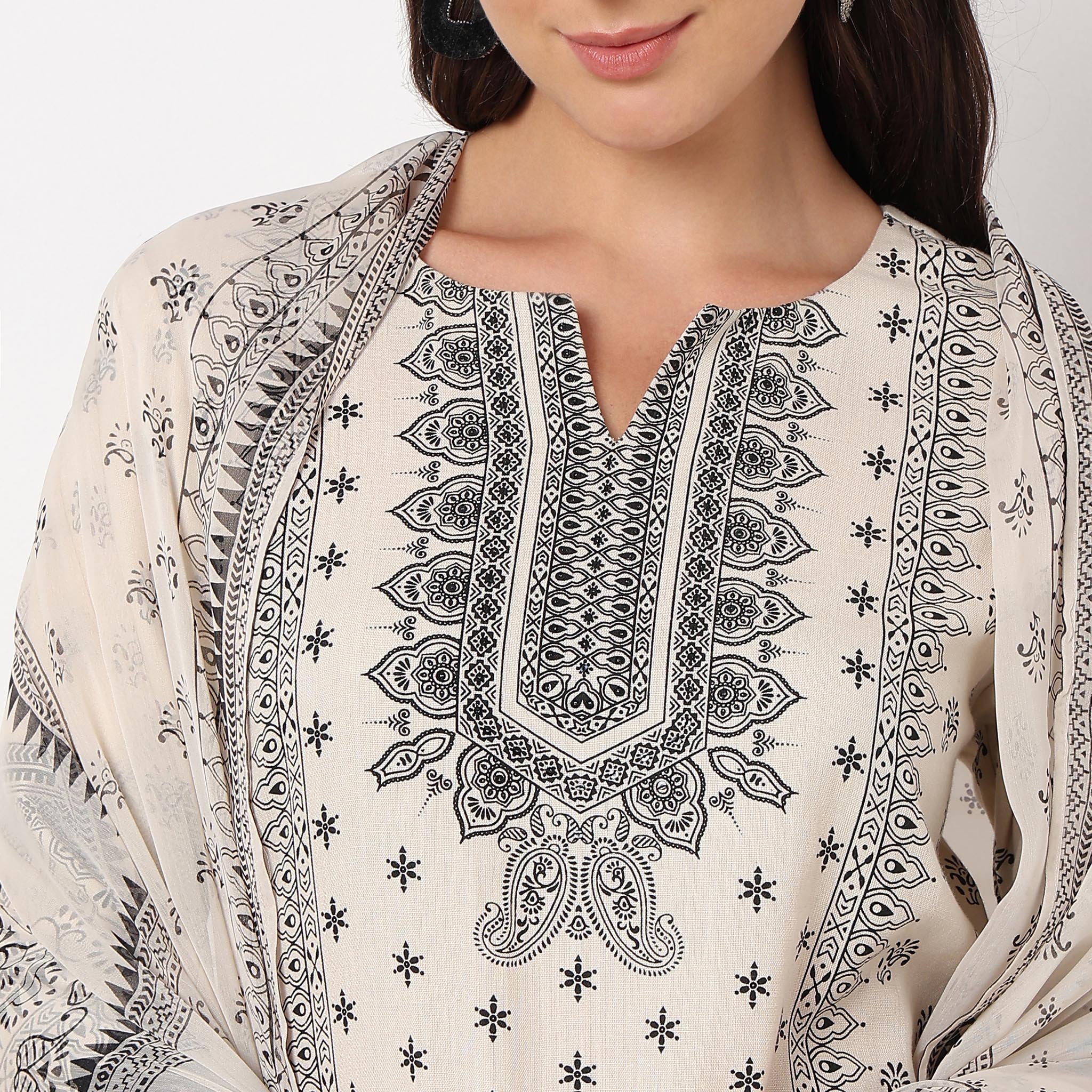 Straight Fit Printed Kurta And Pant With Dupatta Set - Image 7