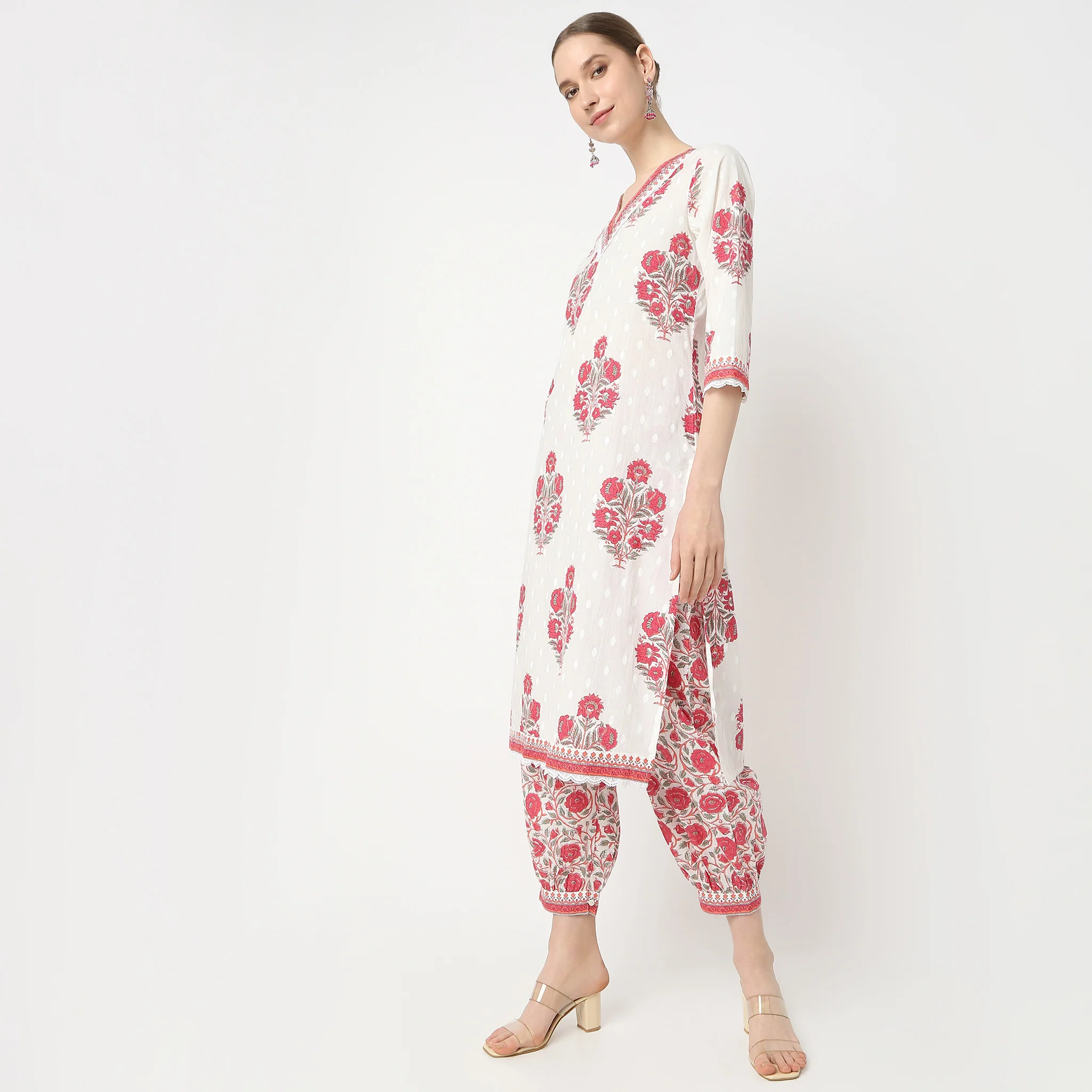 Straight Fit Printed V-Neck Kurta And Pant With Dupatta Set - Image 5