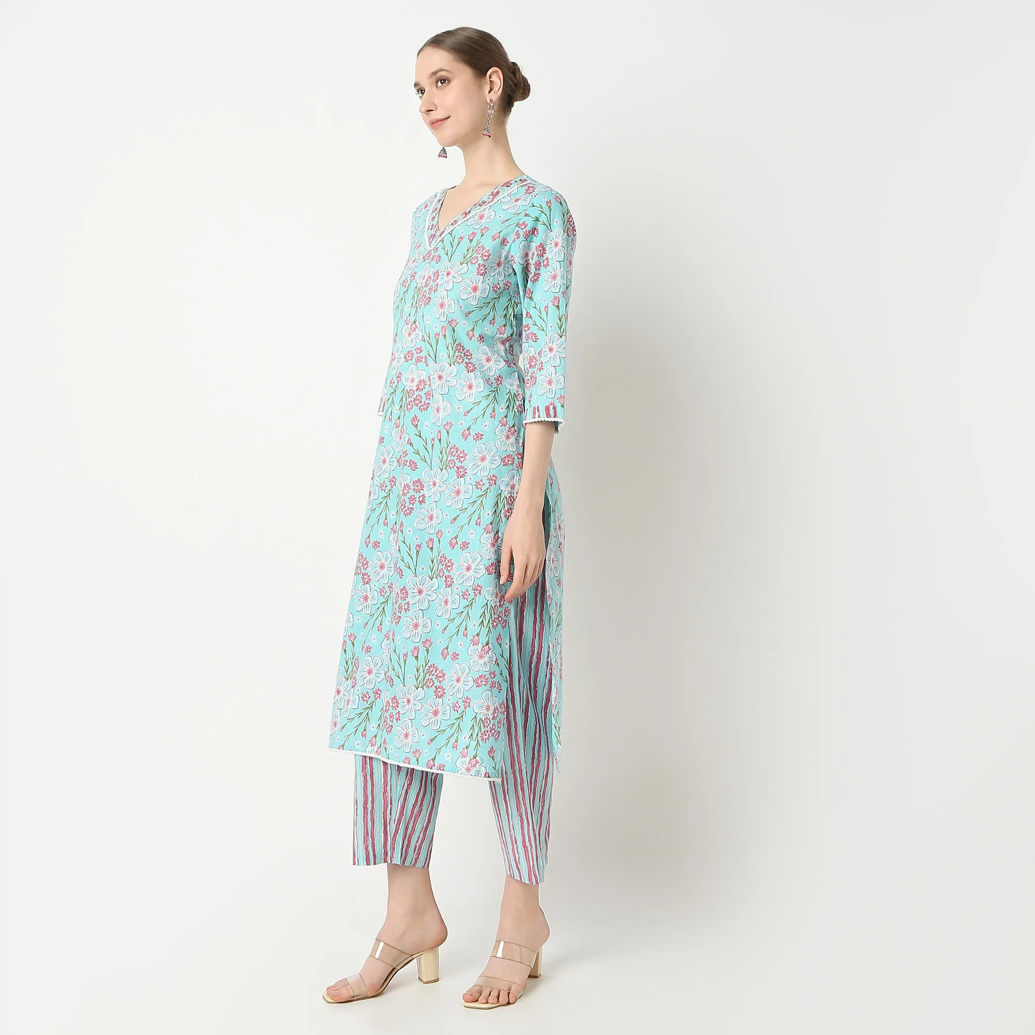 Straight Fit Printed V-Neck Traditional Kurta And Pant With Dupatta Set - Image 5