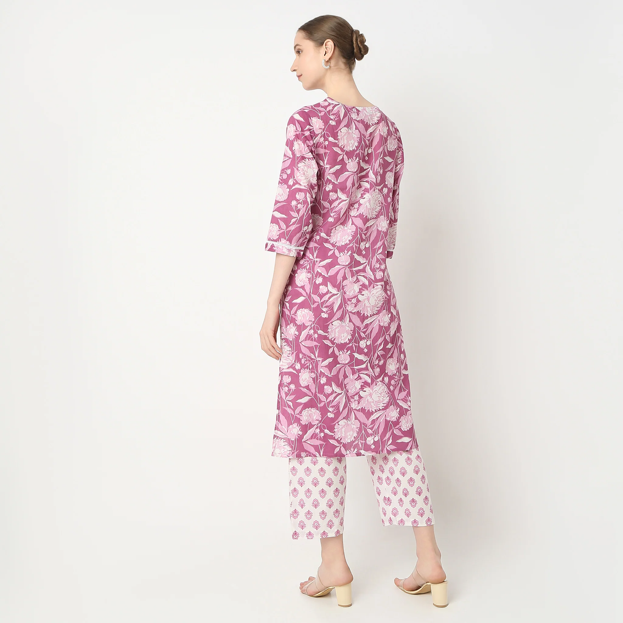 Straight Fit Printed V-Neck Traditional Kurta And Pant With Dupatta Set - Image 3