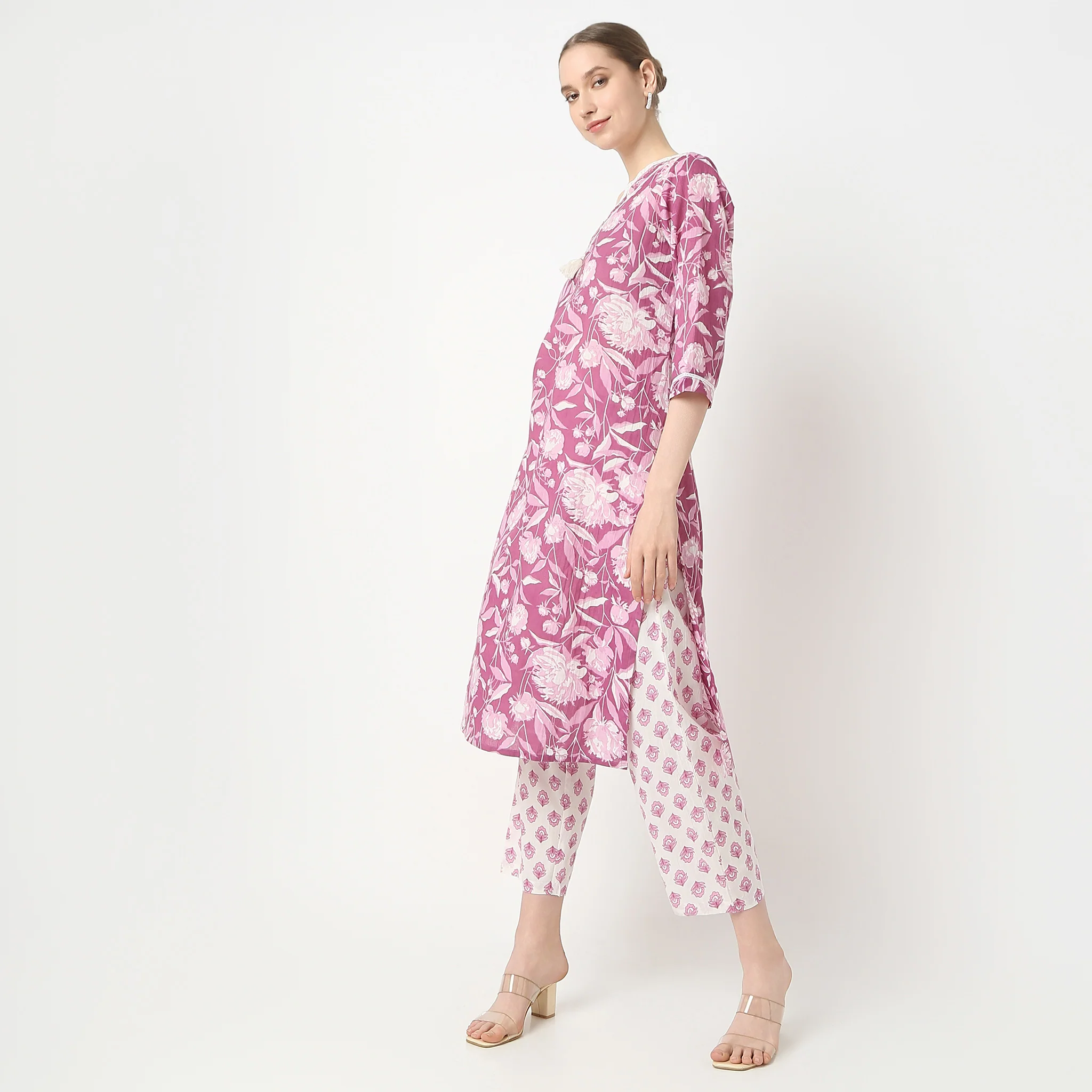 Straight Fit Printed V-Neck Traditional Kurta And Pant With Dupatta Set - Image 5