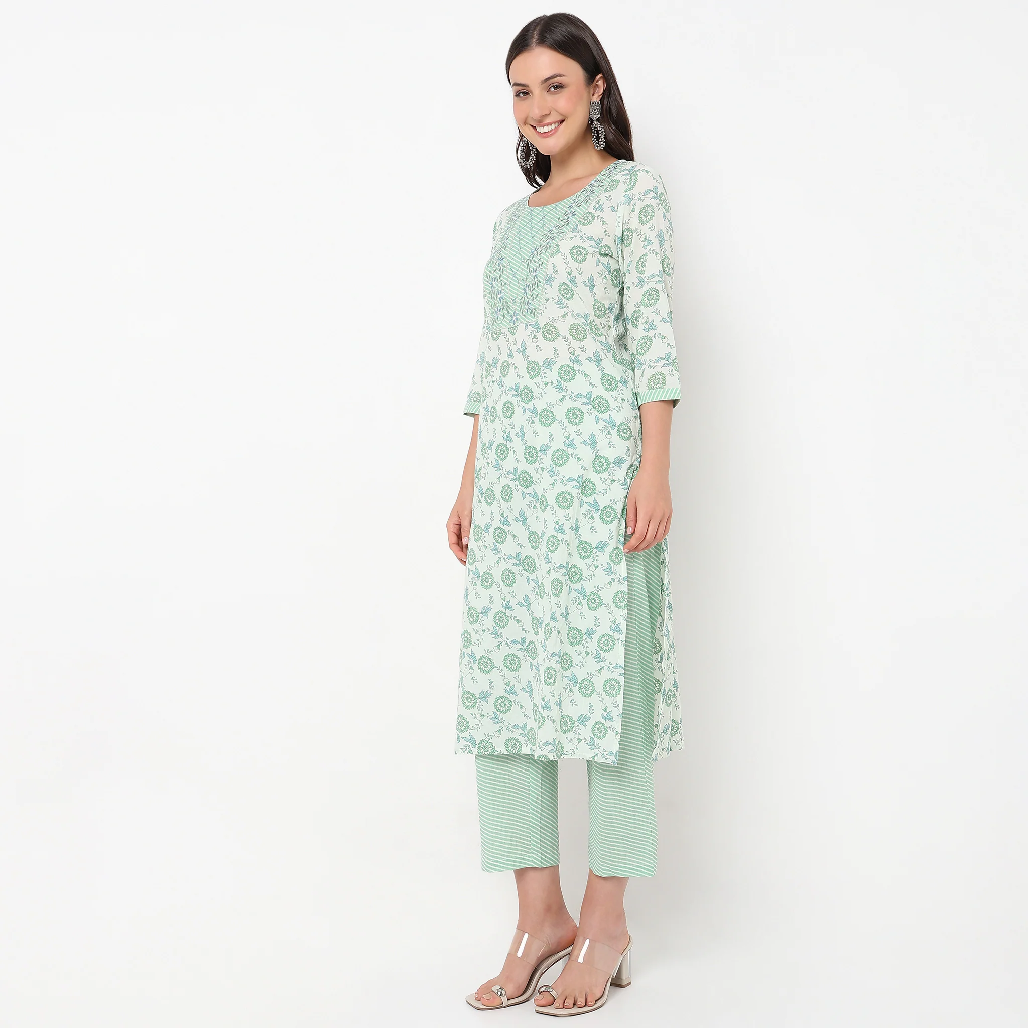 Straight Fit Printed Kurta And Pant With Dupatta Set - Image 4