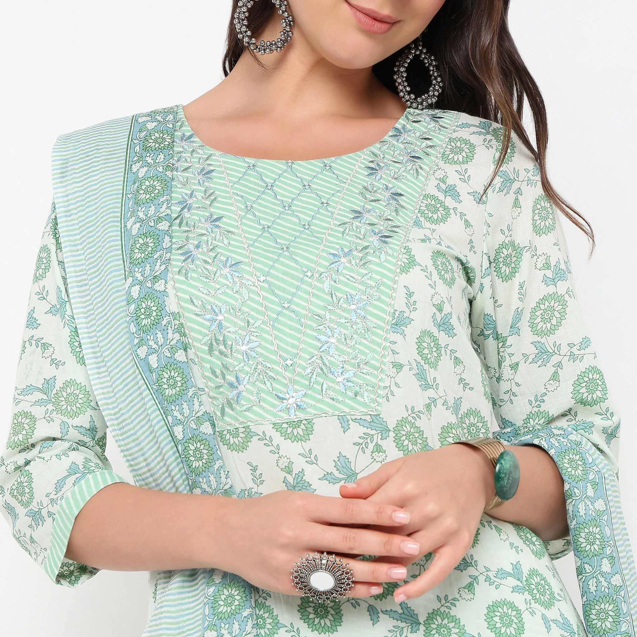 Straight Fit Printed Kurta And Pant With Dupatta Set - Image 7
