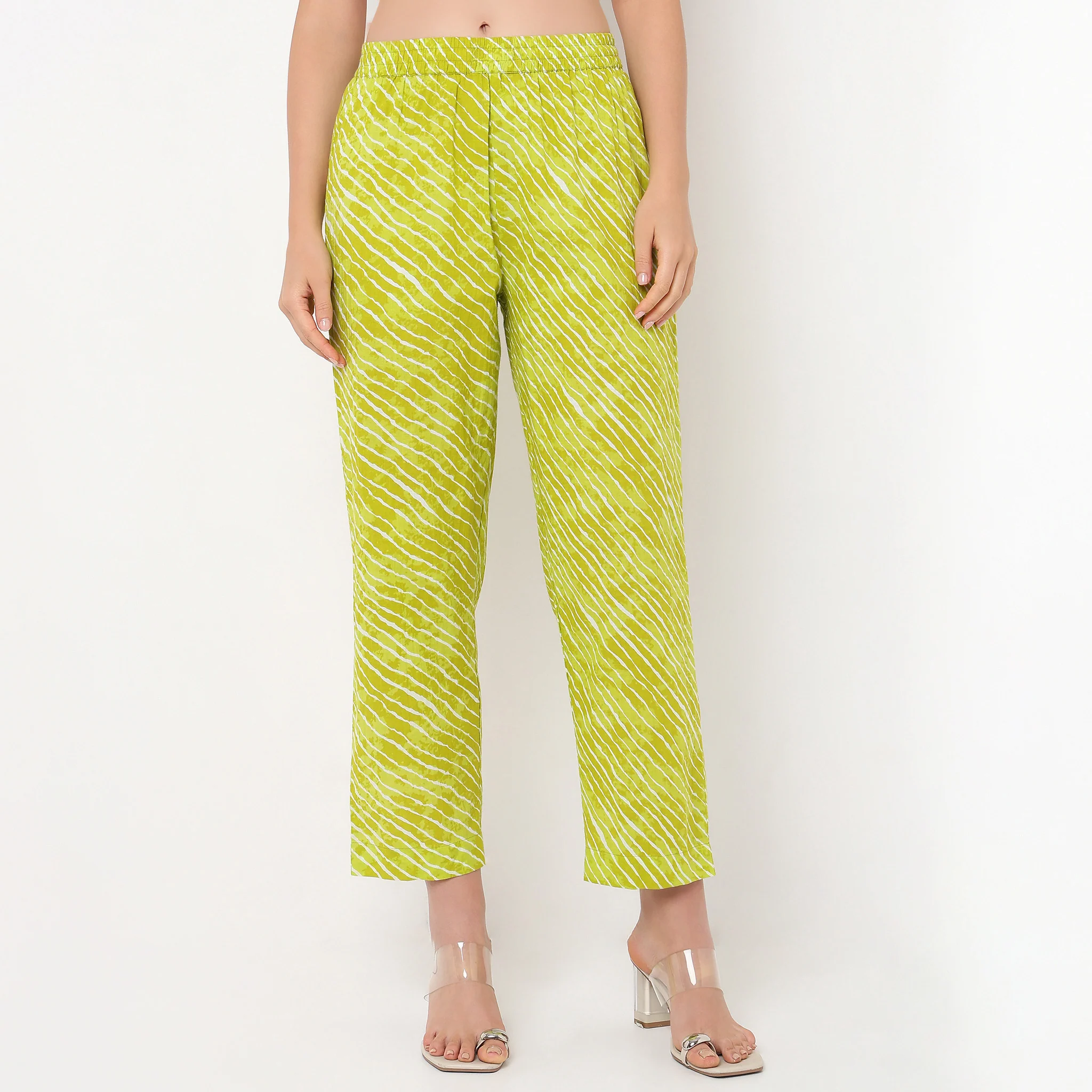 Straight Fit Printed Kurta And Pant With Dupatta Set - Image 5