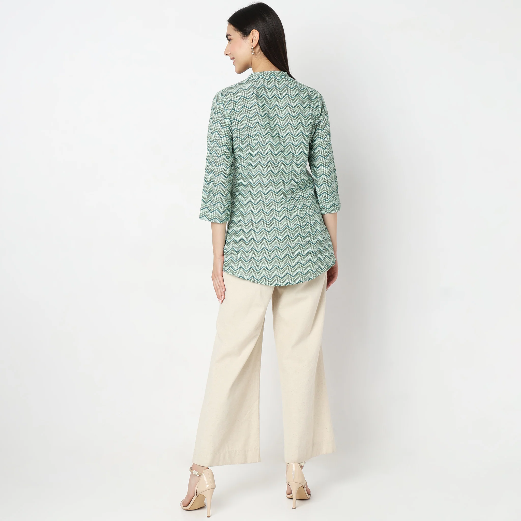 Straight Fit Printed Kurta - Image 3