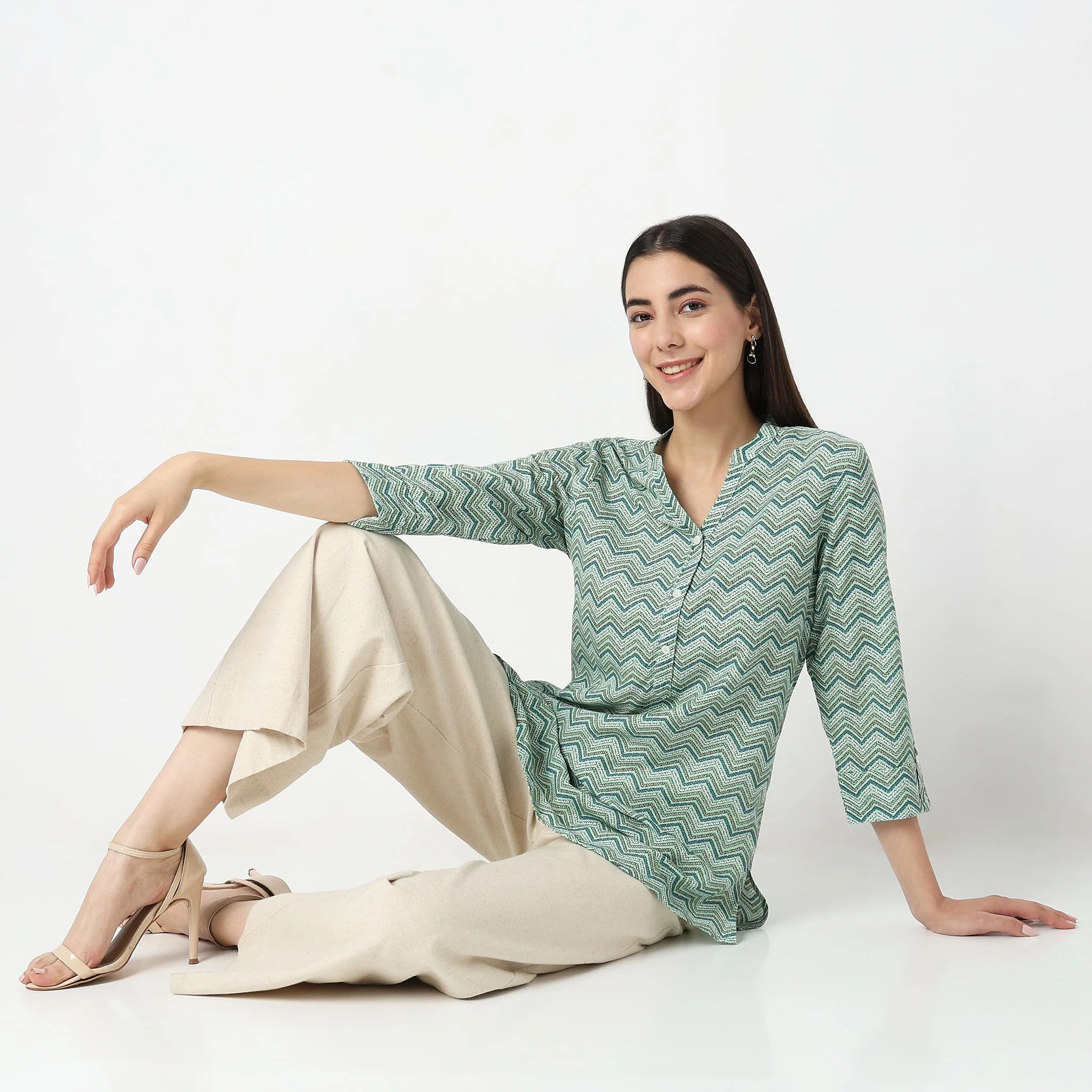 Straight Fit Printed Kurta - Image 6