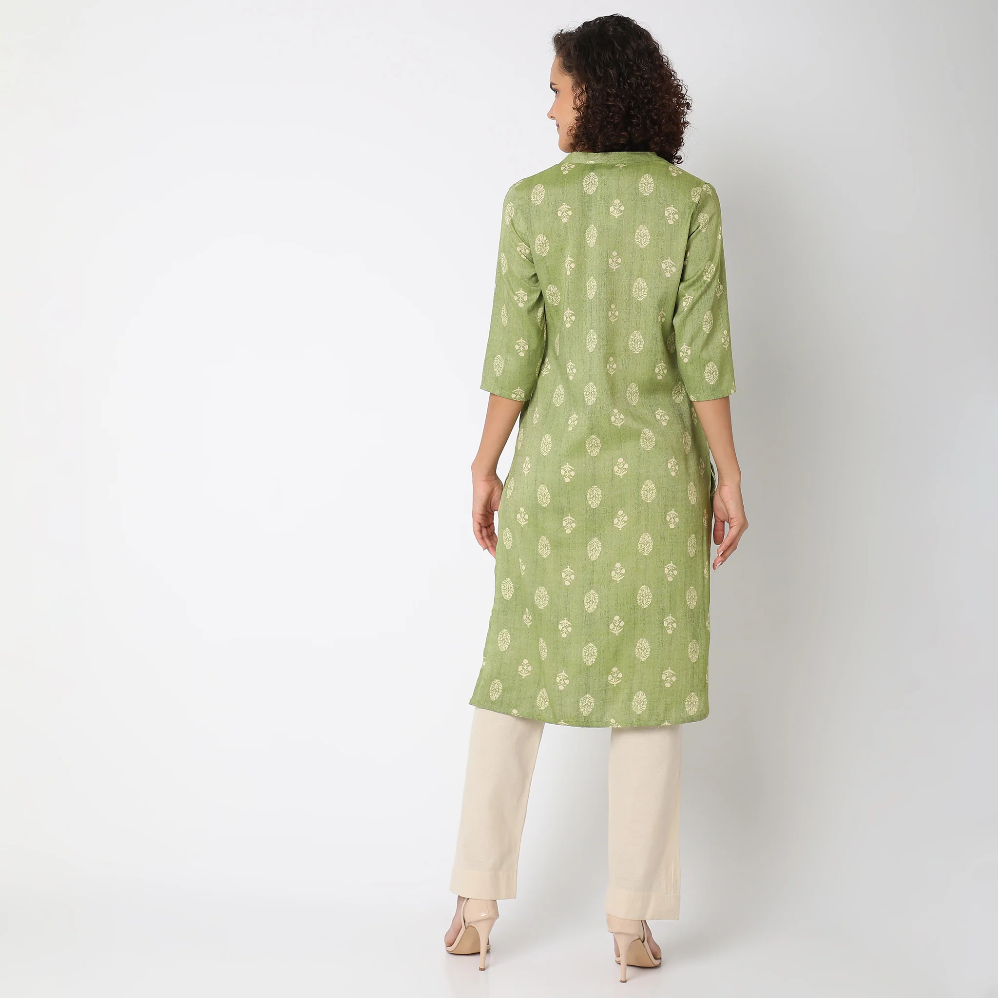 Straight Fit Printed Kurta - Image 3