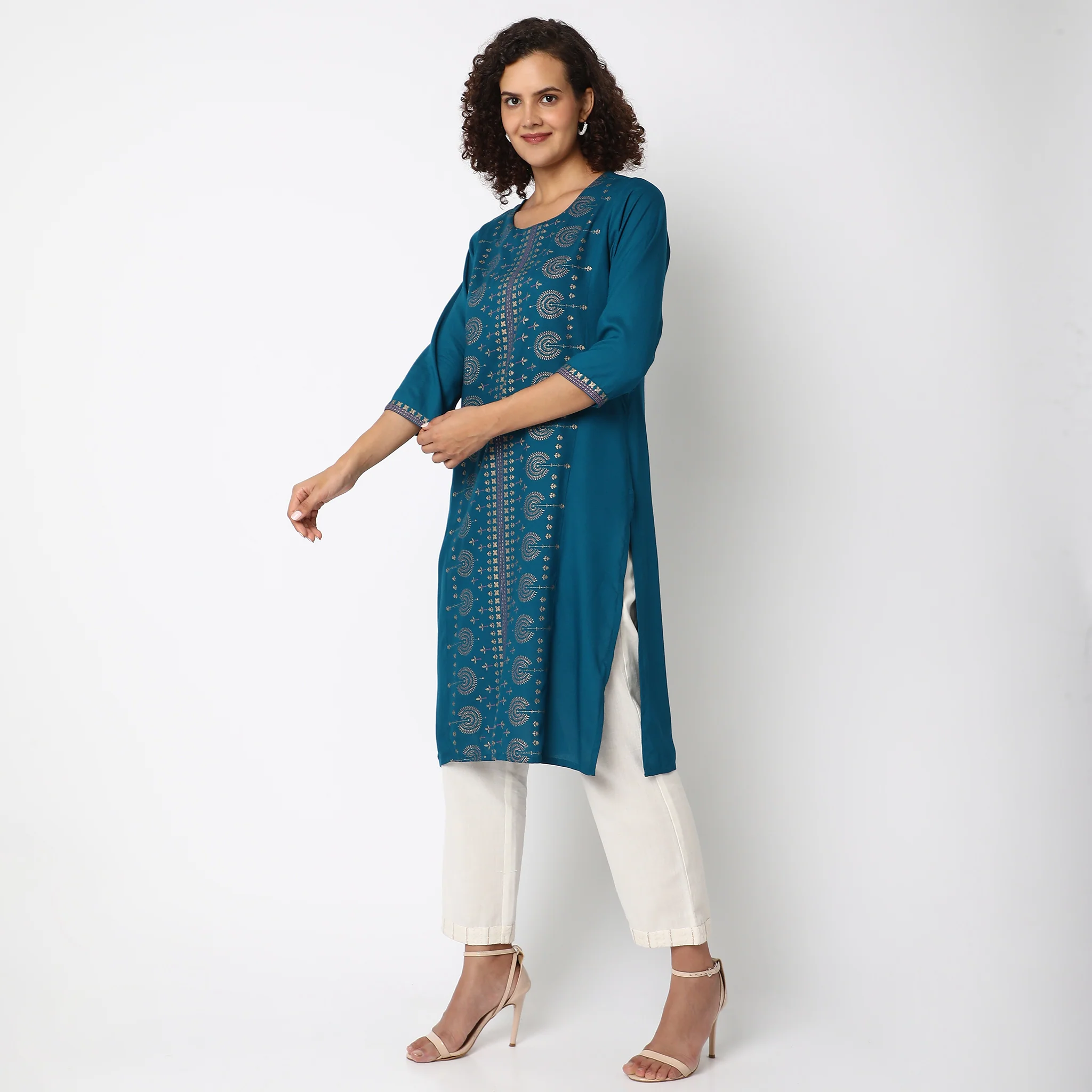 Straight Fit Printed Kurta - Image 10