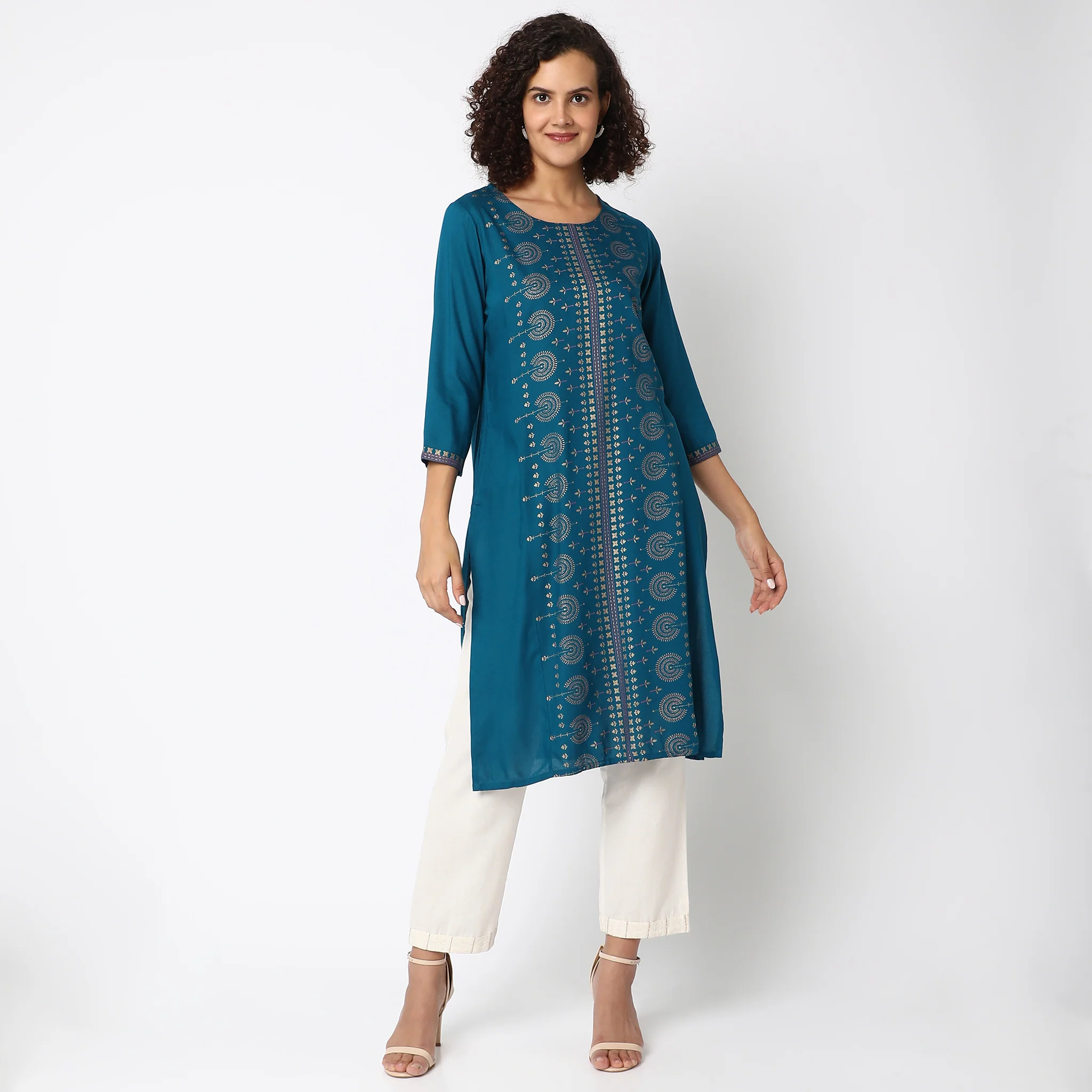 Straight Fit Printed Kurta - Image 7