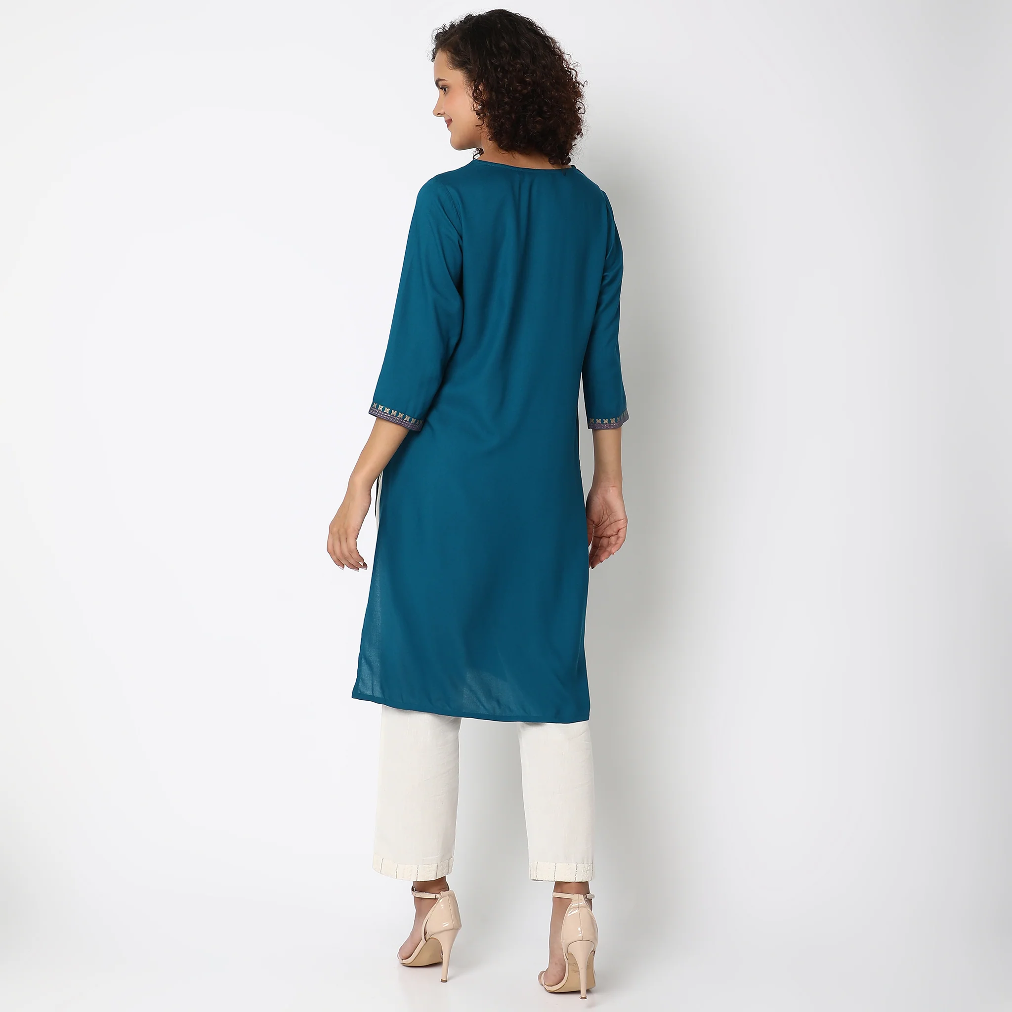 Straight Fit Printed Kurta - Image 8