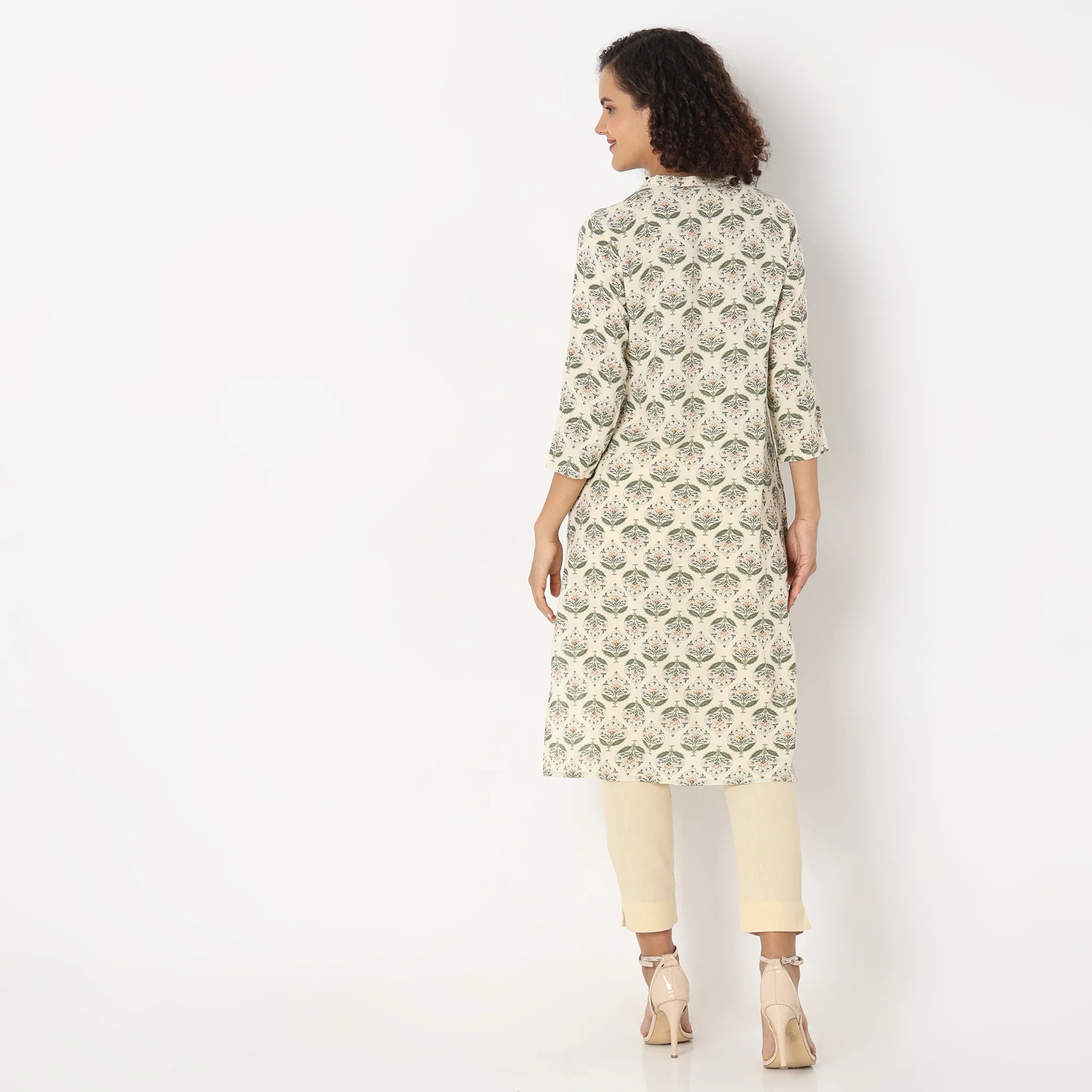Straight Fit Printed Kurta - Image 3