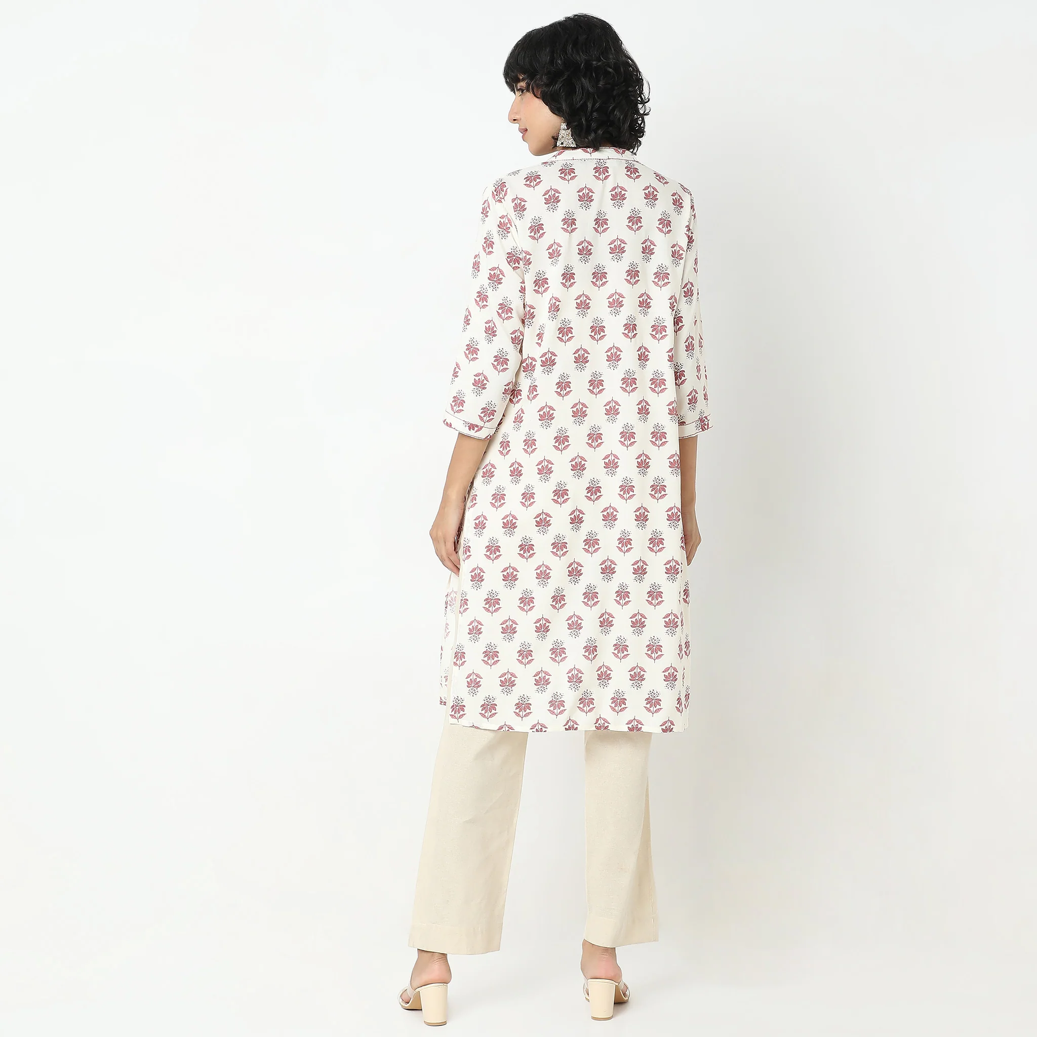 Straight Fit Printed Kurta - Image 3