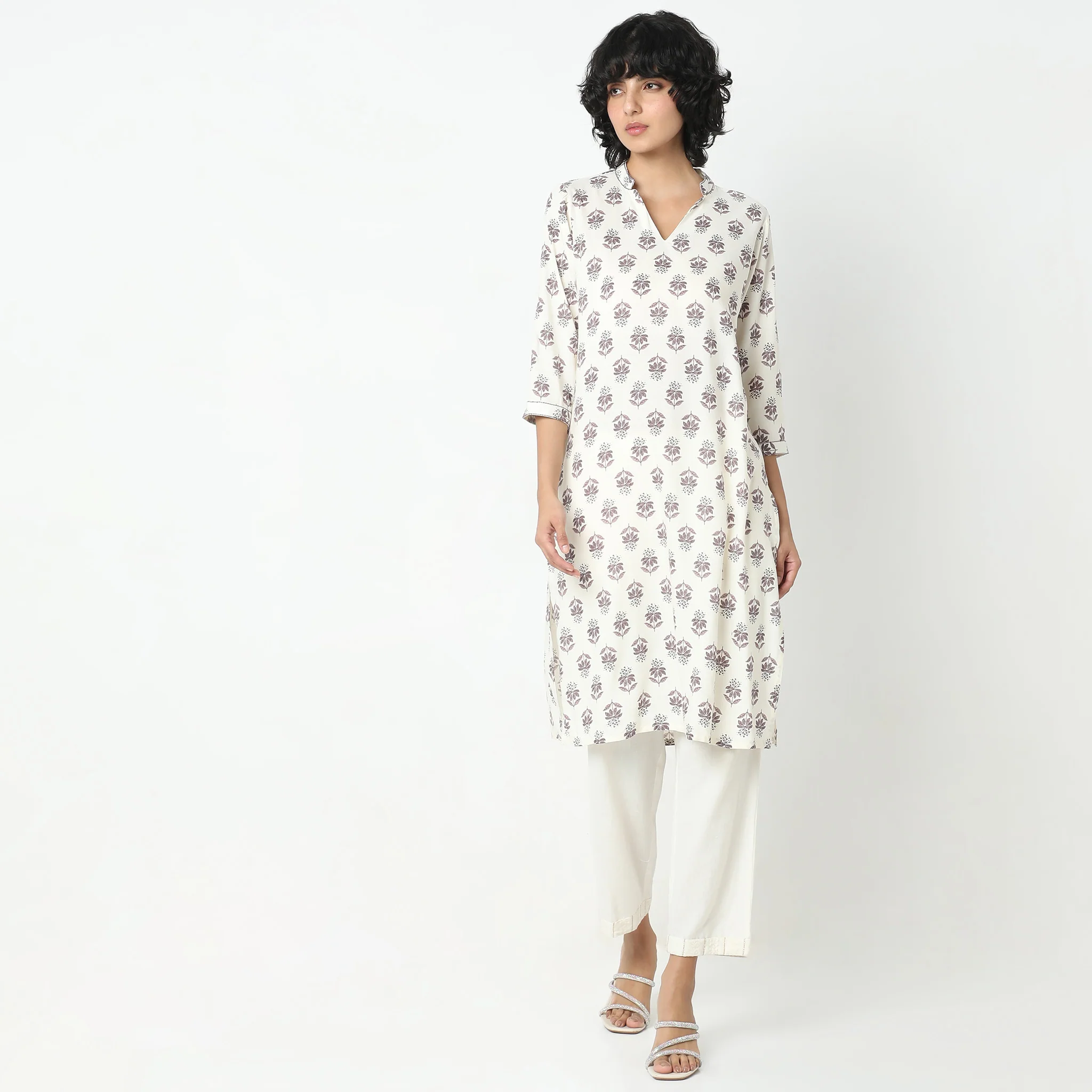 Straight Fit Printed Kurta - Image 7