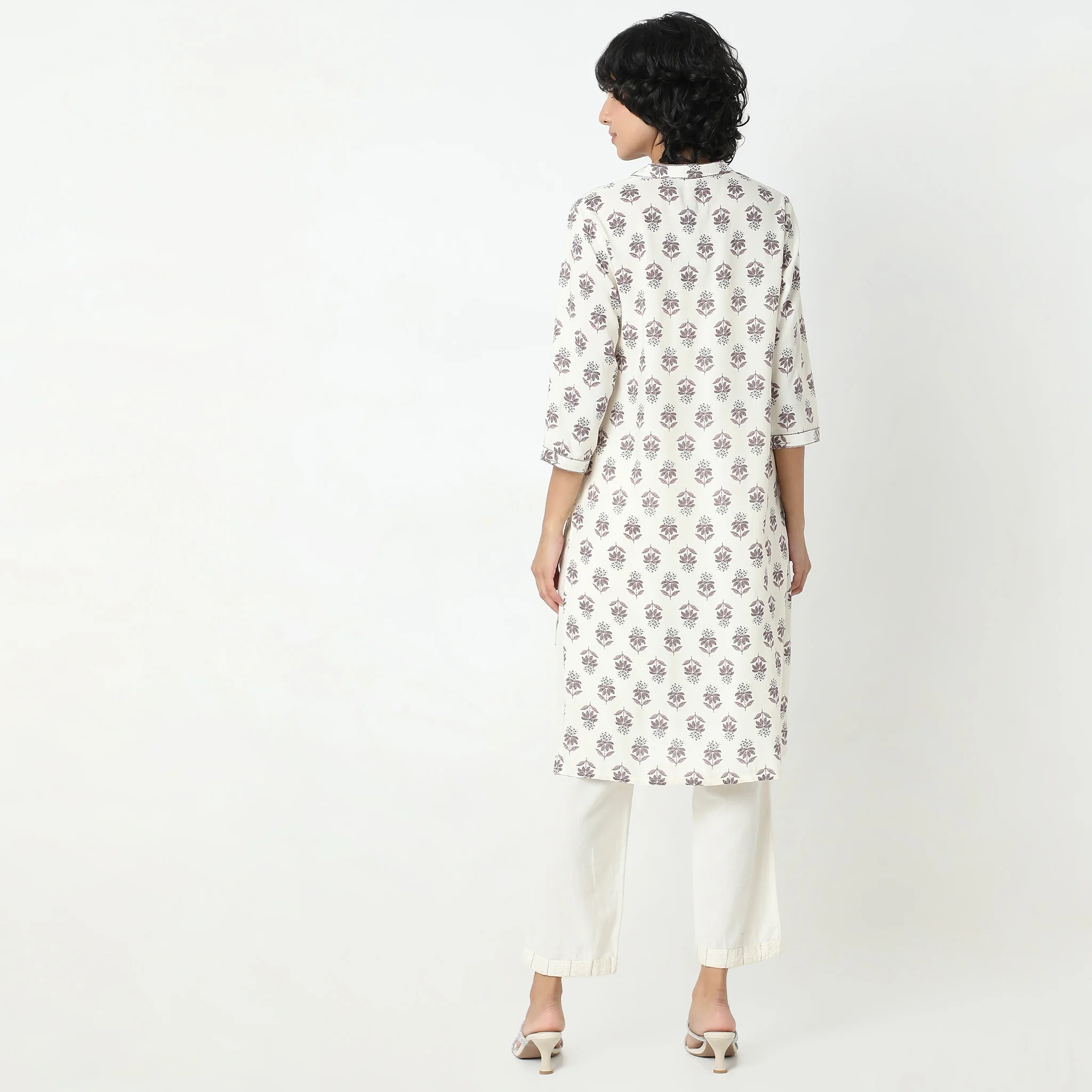 Straight Fit Printed Kurta - Image 8