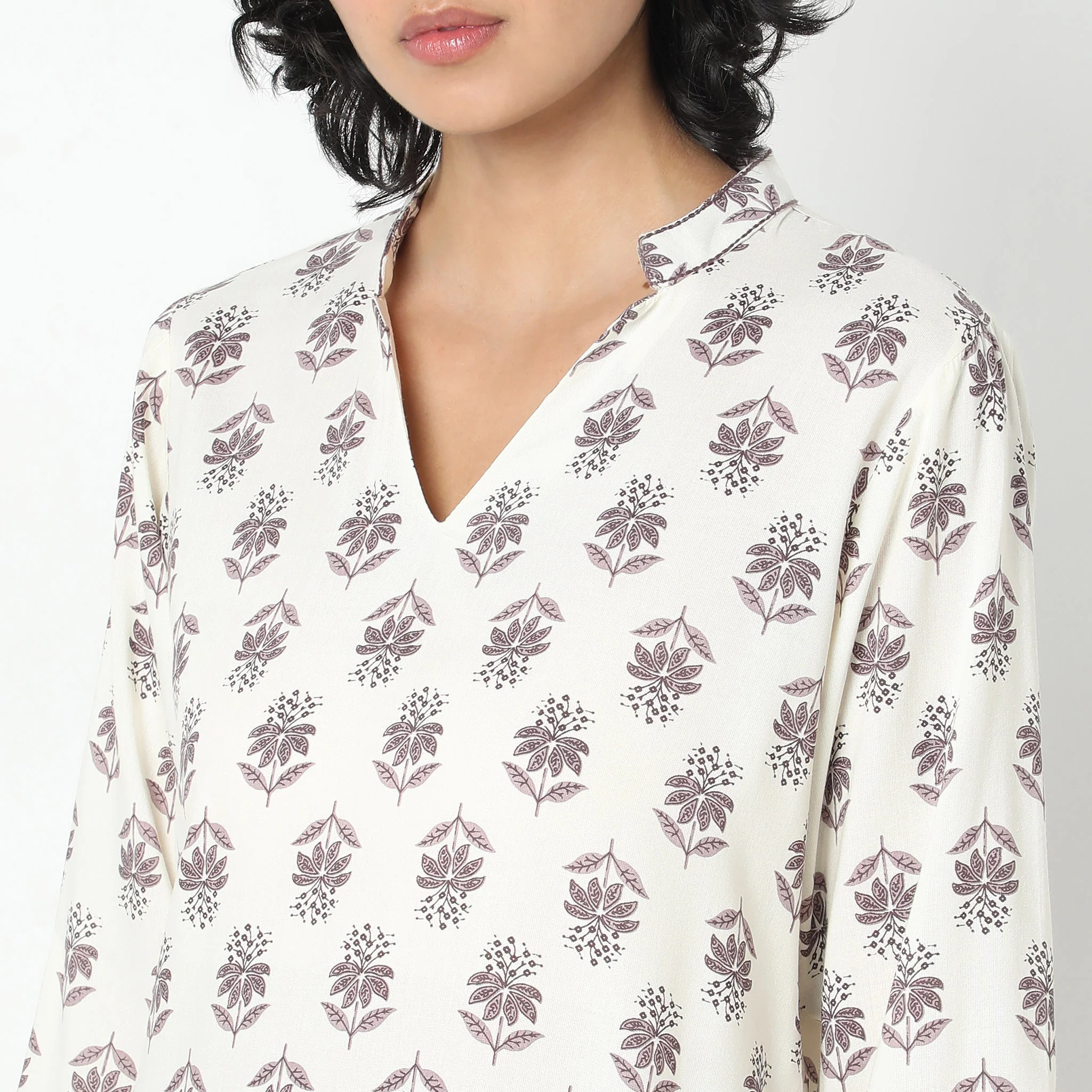 Straight Fit Printed Kurta - Image 9
