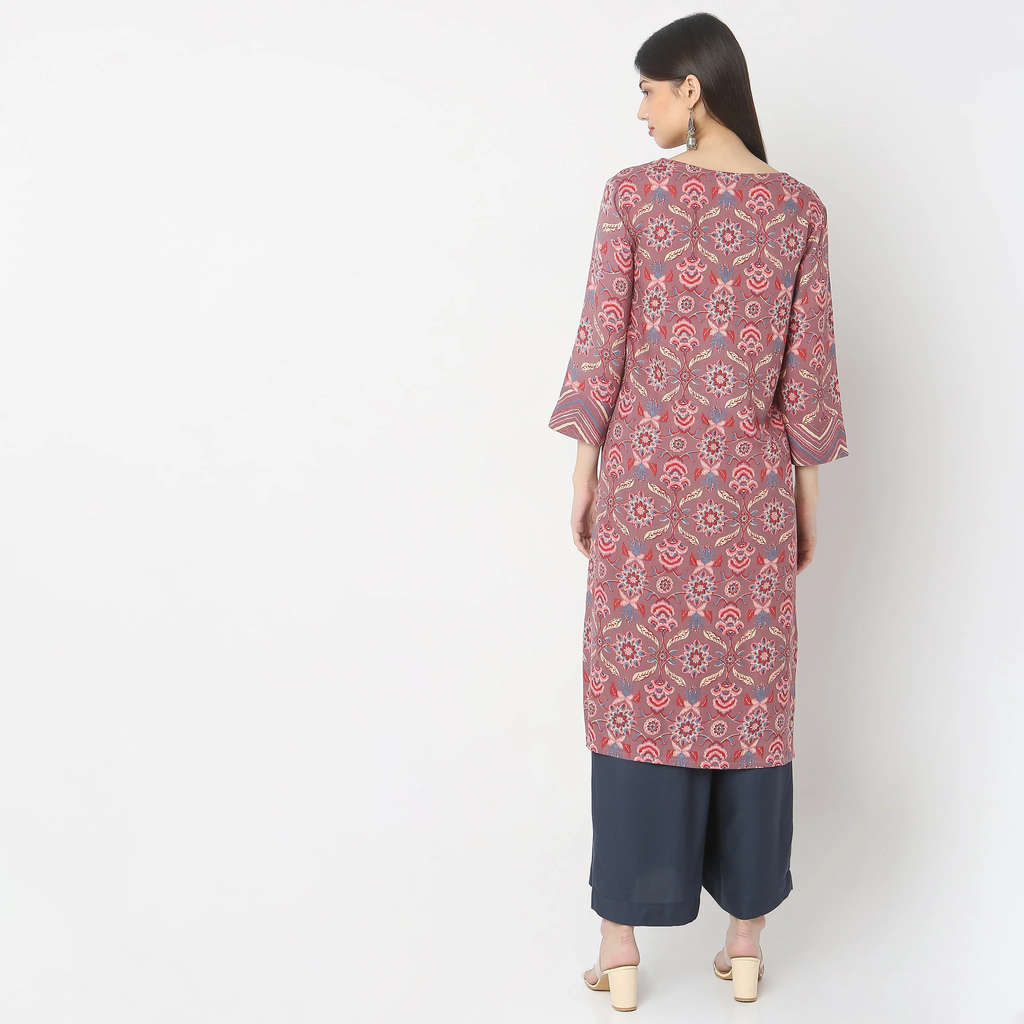 Straight Fit Printed Kurta - Image 3