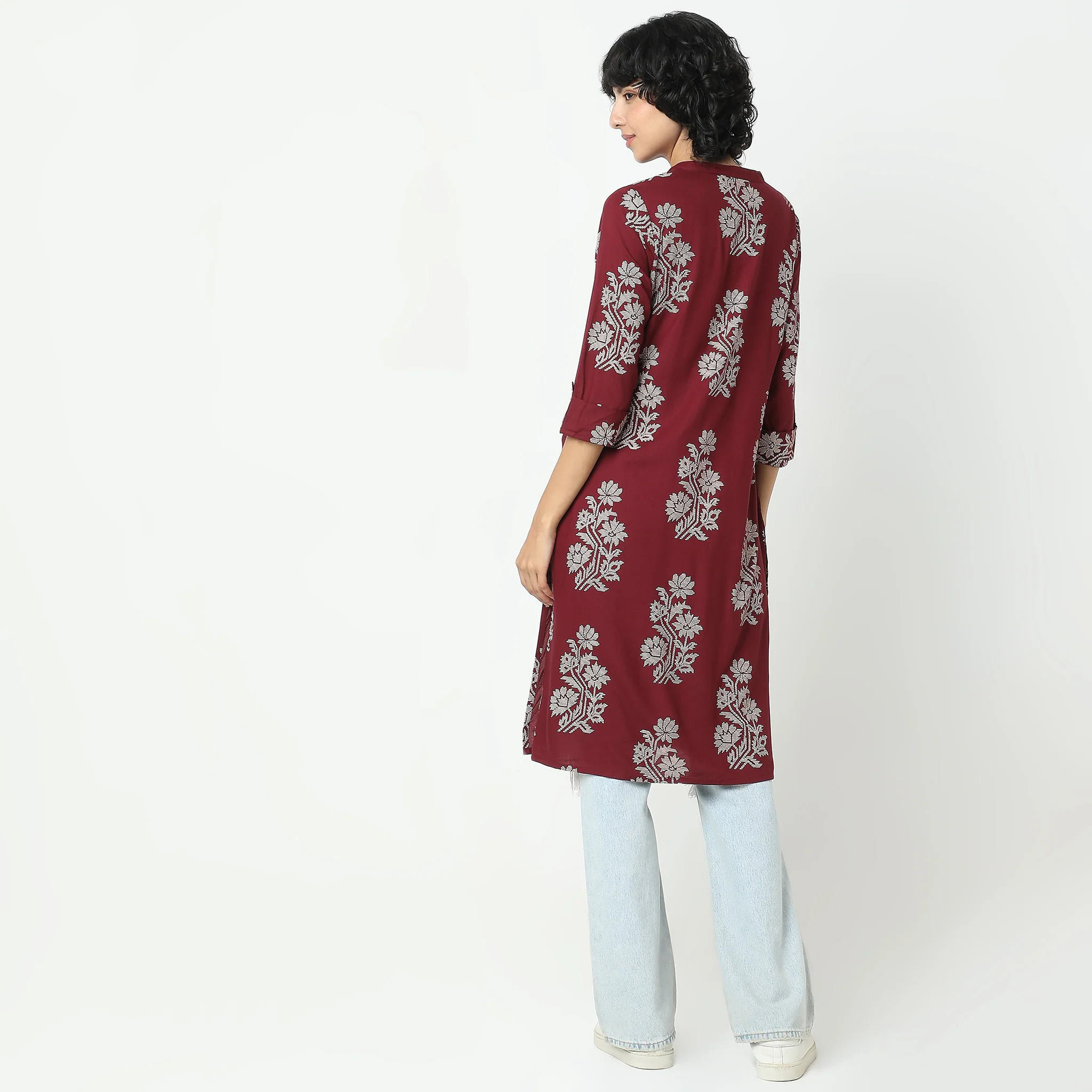 Straight Fit Printed Kurta - Image 3