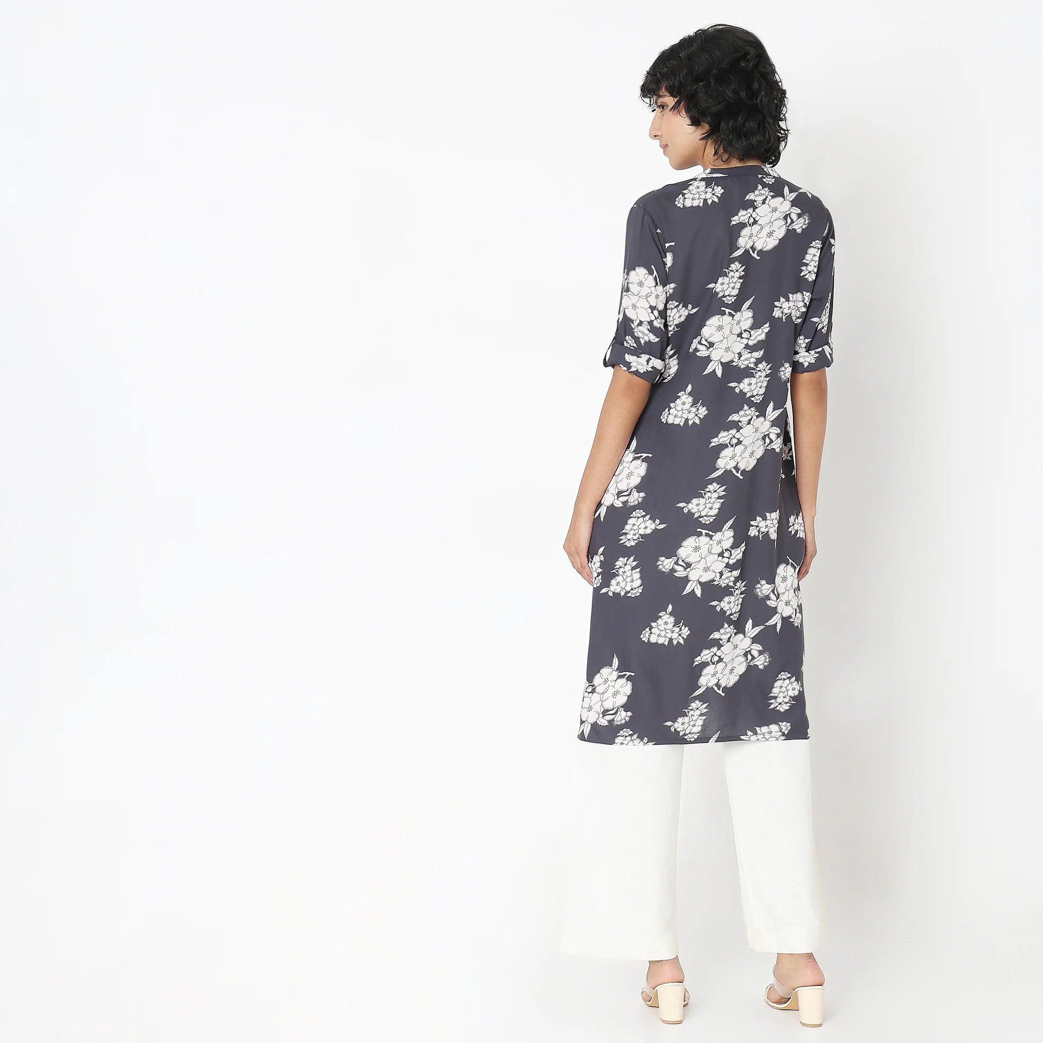 Straight Fit Printed Kurta - Image 3