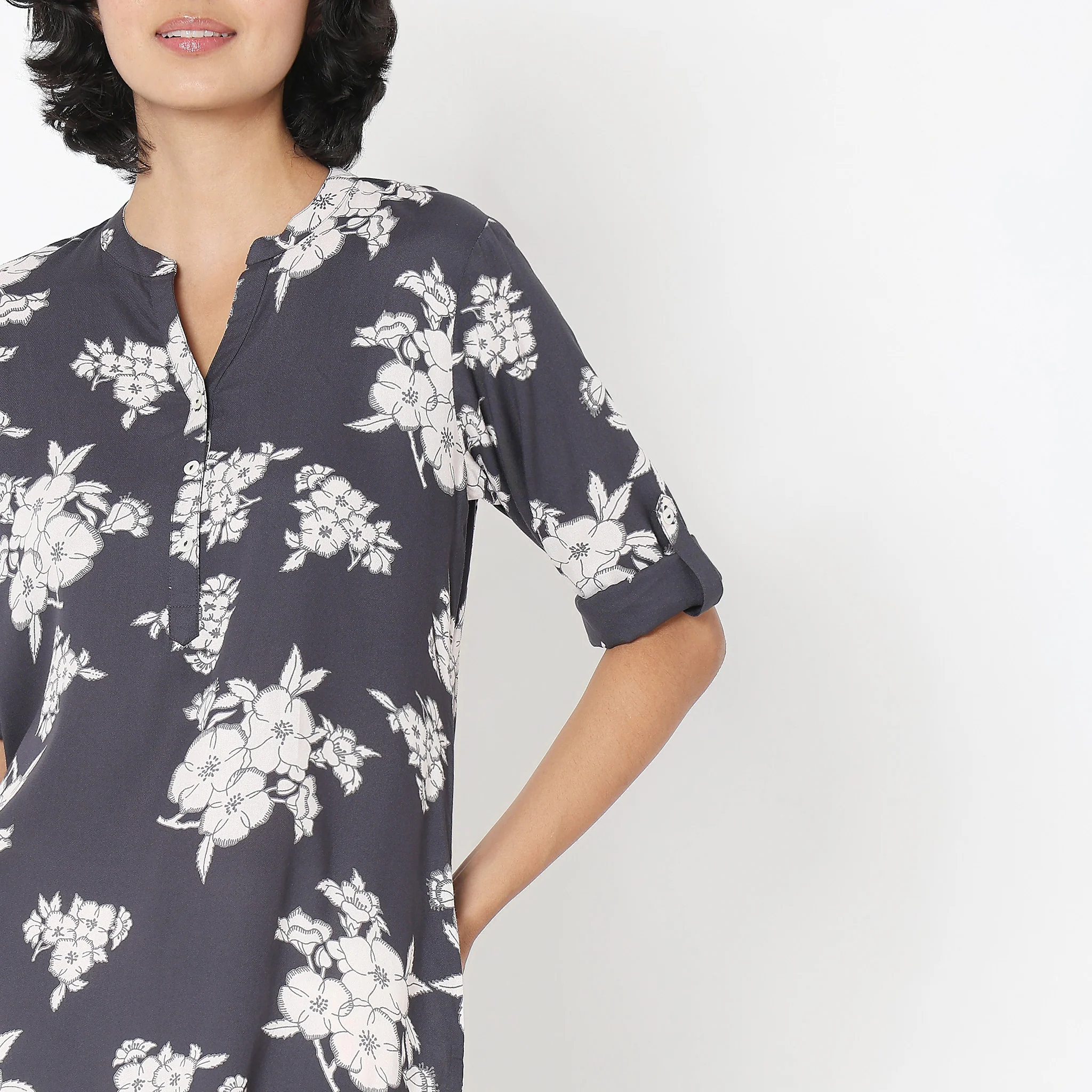 Straight Fit Printed Kurta - Image 4