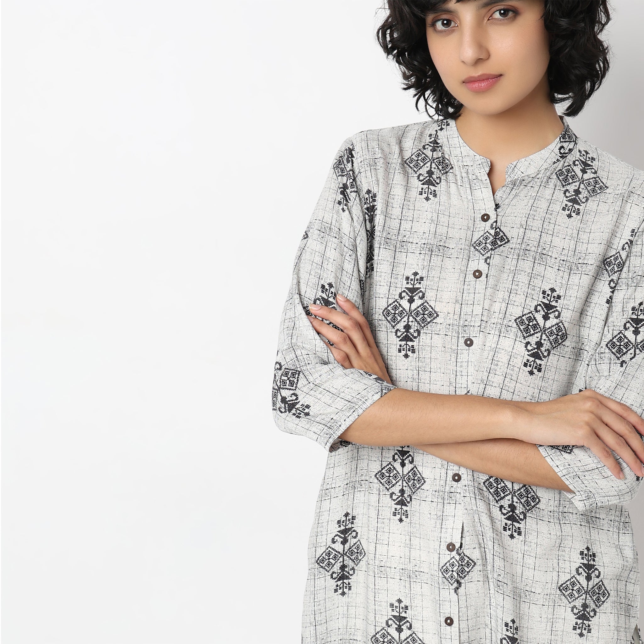 Straight Fit Printed Kurta - Image 4